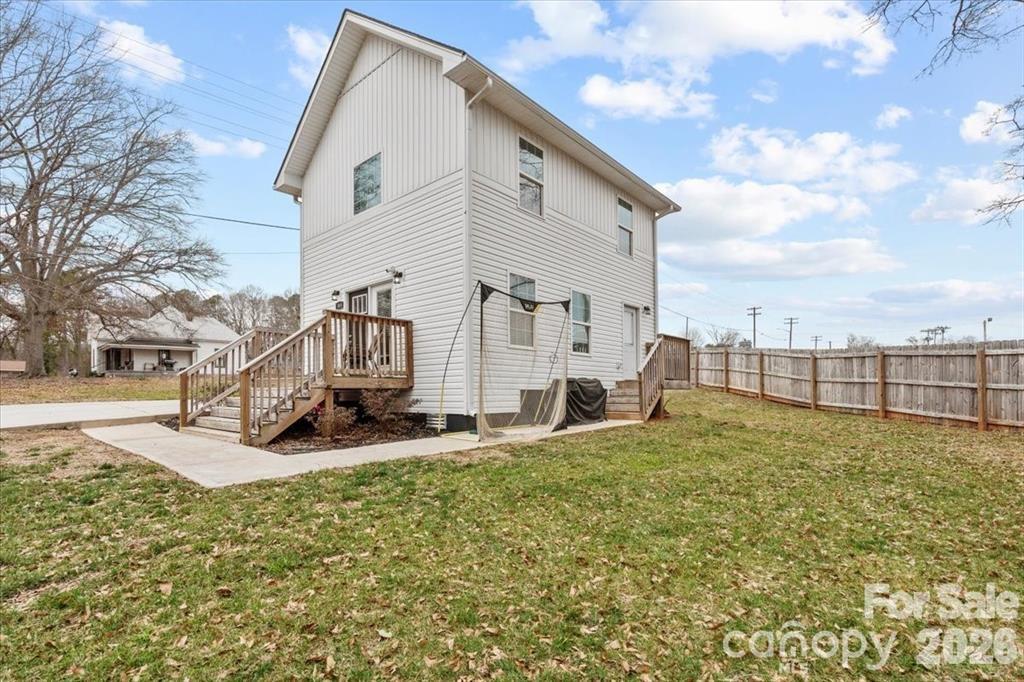 305 Wingate Court — Shelby