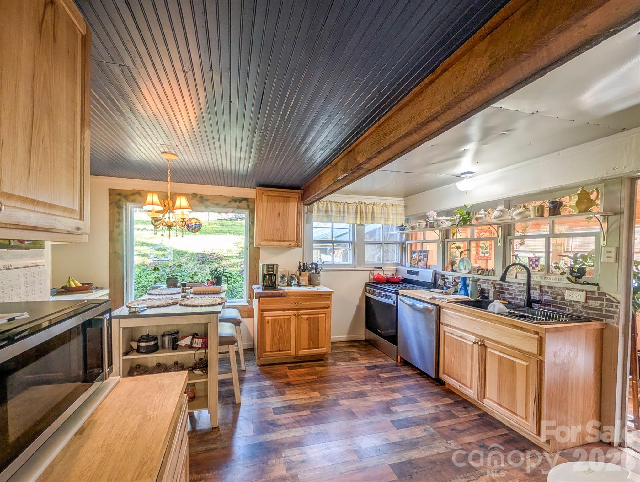 87 Henderson Lane — Burnsville