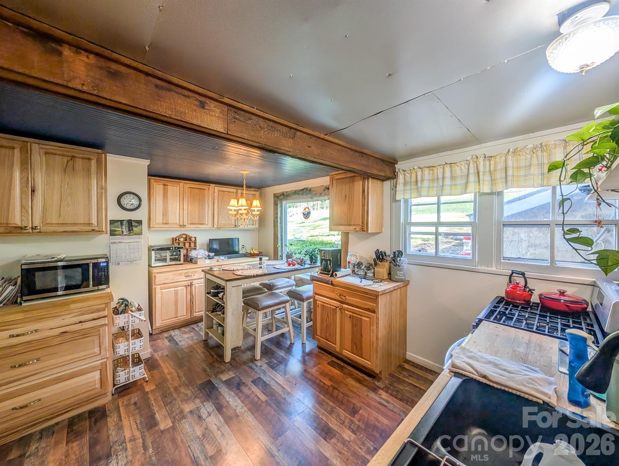 87 Henderson Lane — Burnsville