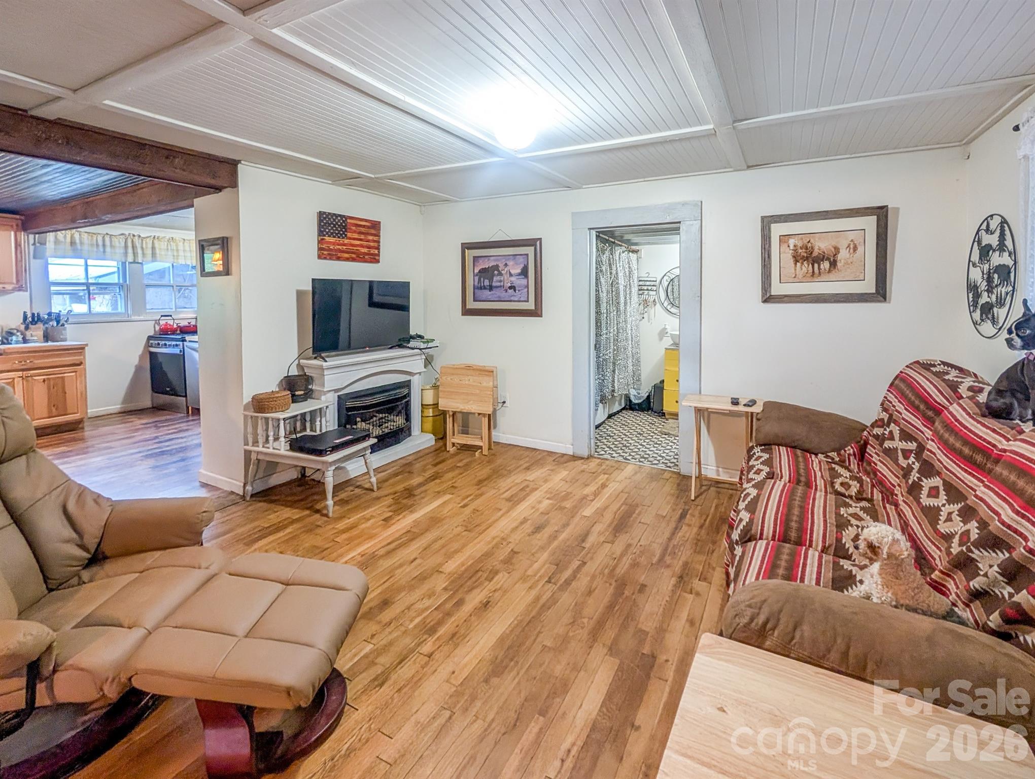 87 Henderson Lane — Burnsville
