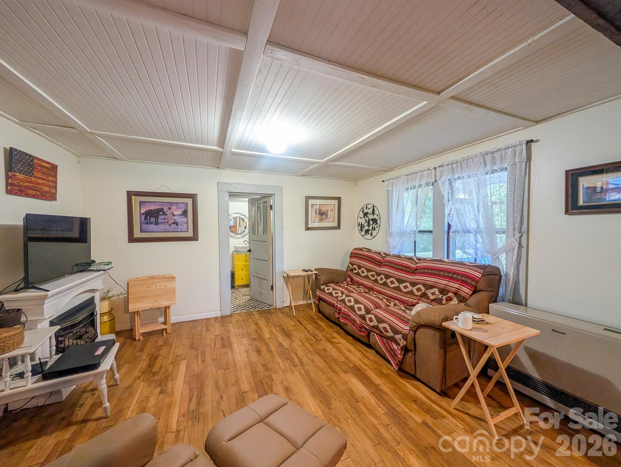 87 Henderson Lane — Burnsville
