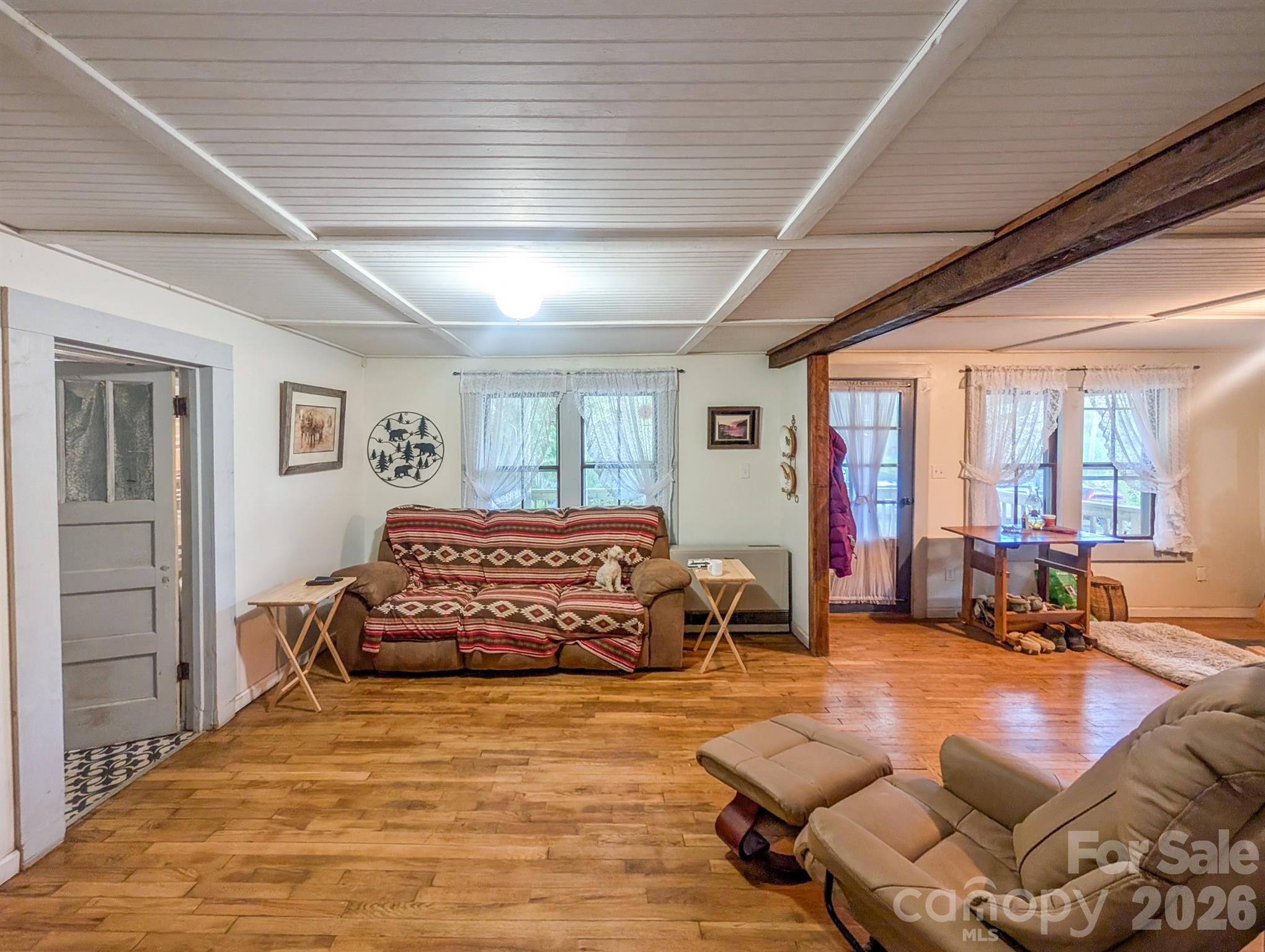 87 Henderson Lane — Burnsville