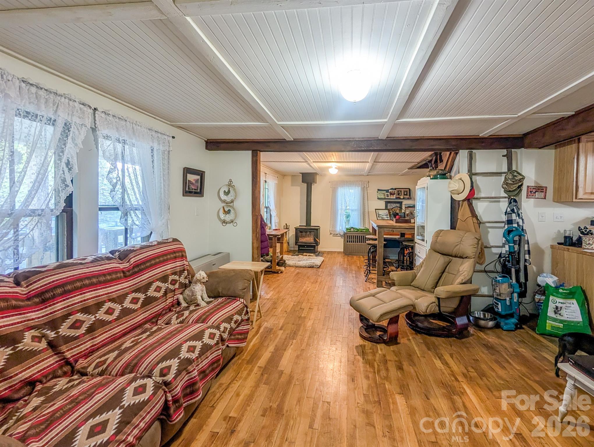 87 Henderson Lane — Burnsville