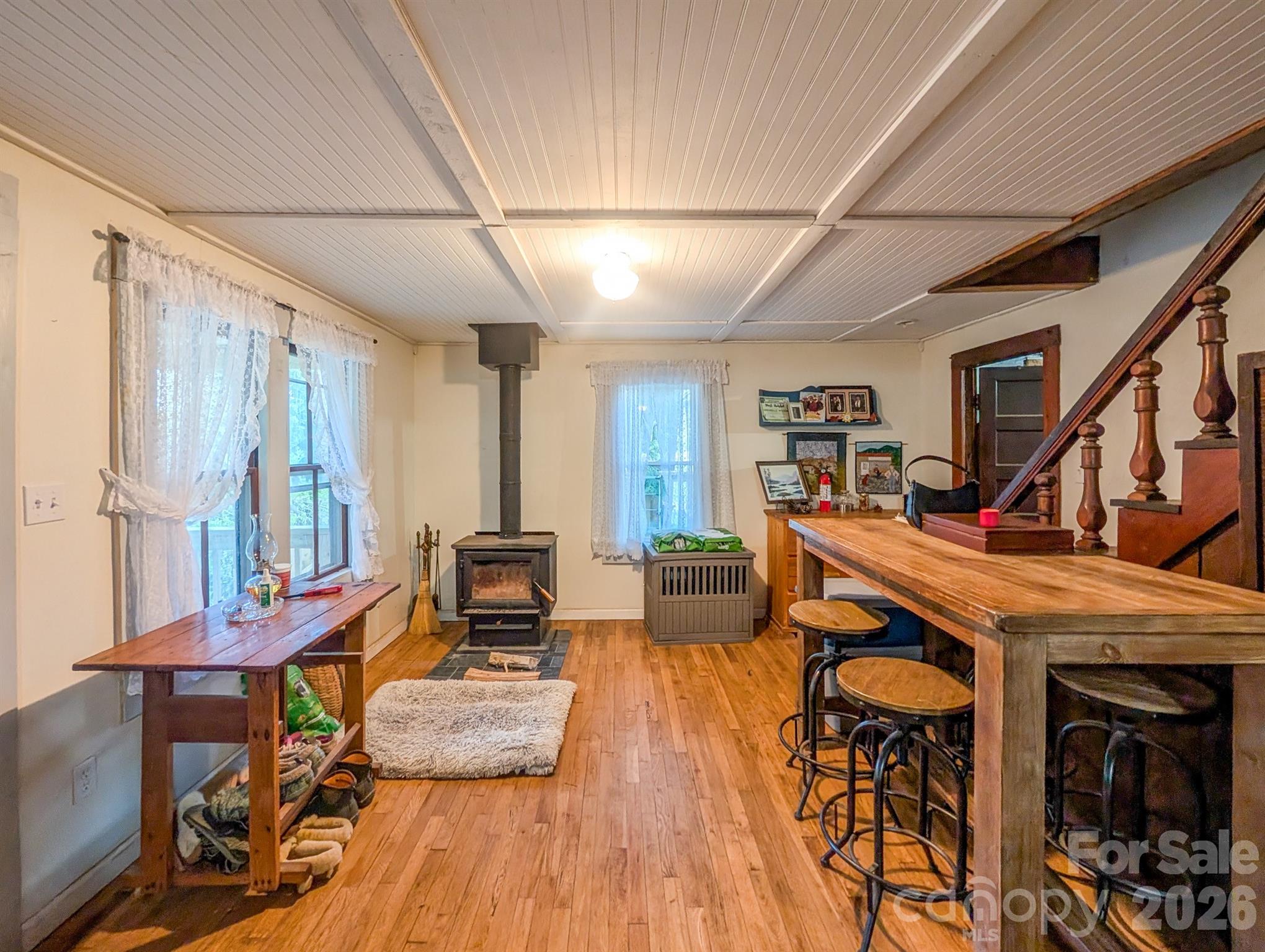 87 Henderson Lane — Burnsville