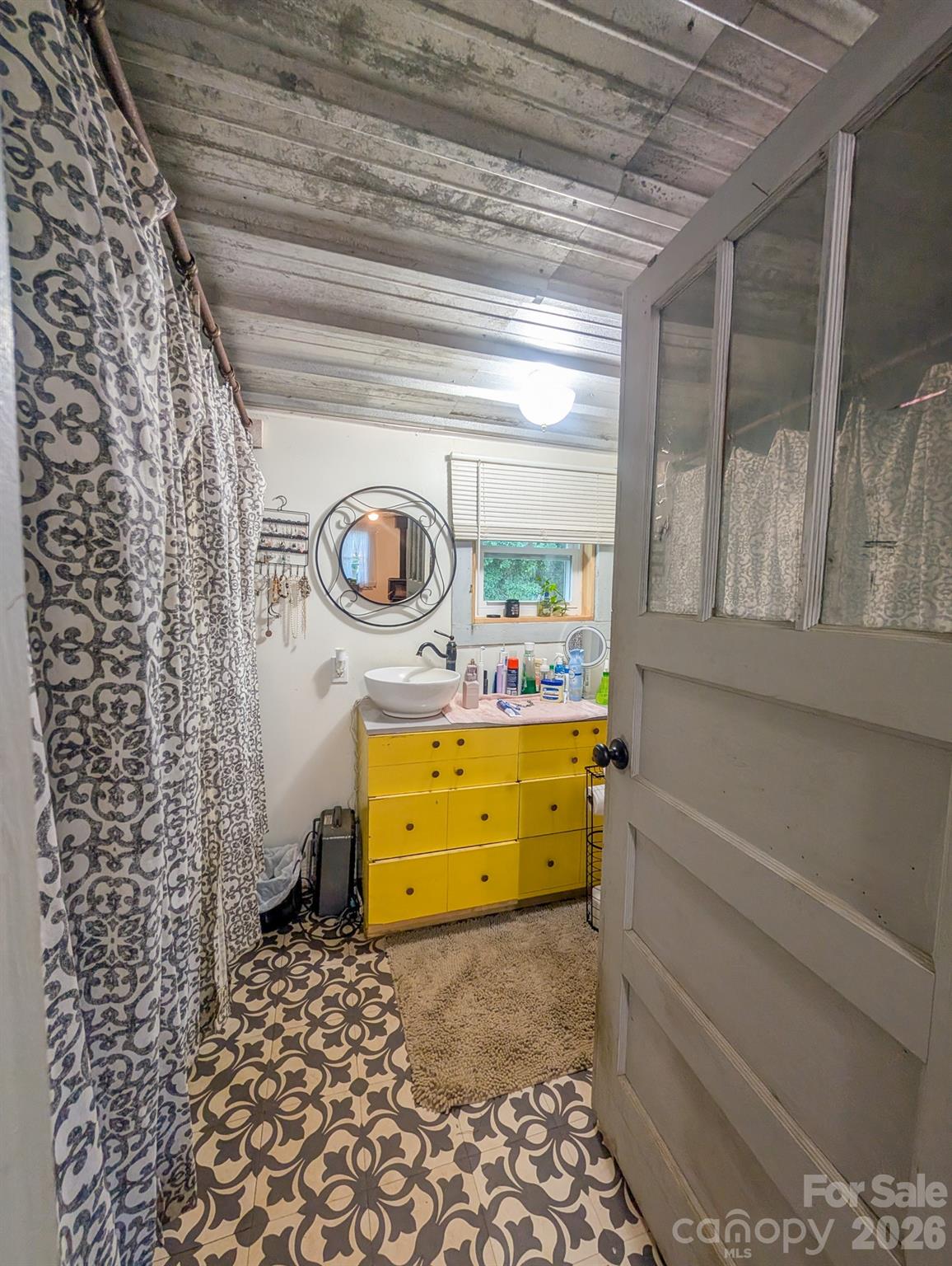 87 Henderson Lane — Burnsville