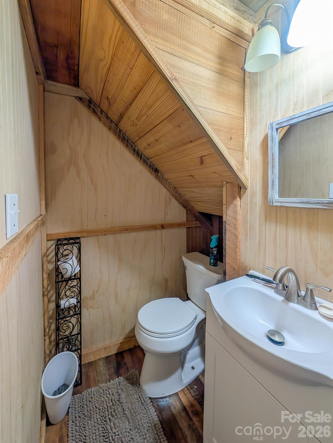87 Henderson Lane — Burnsville