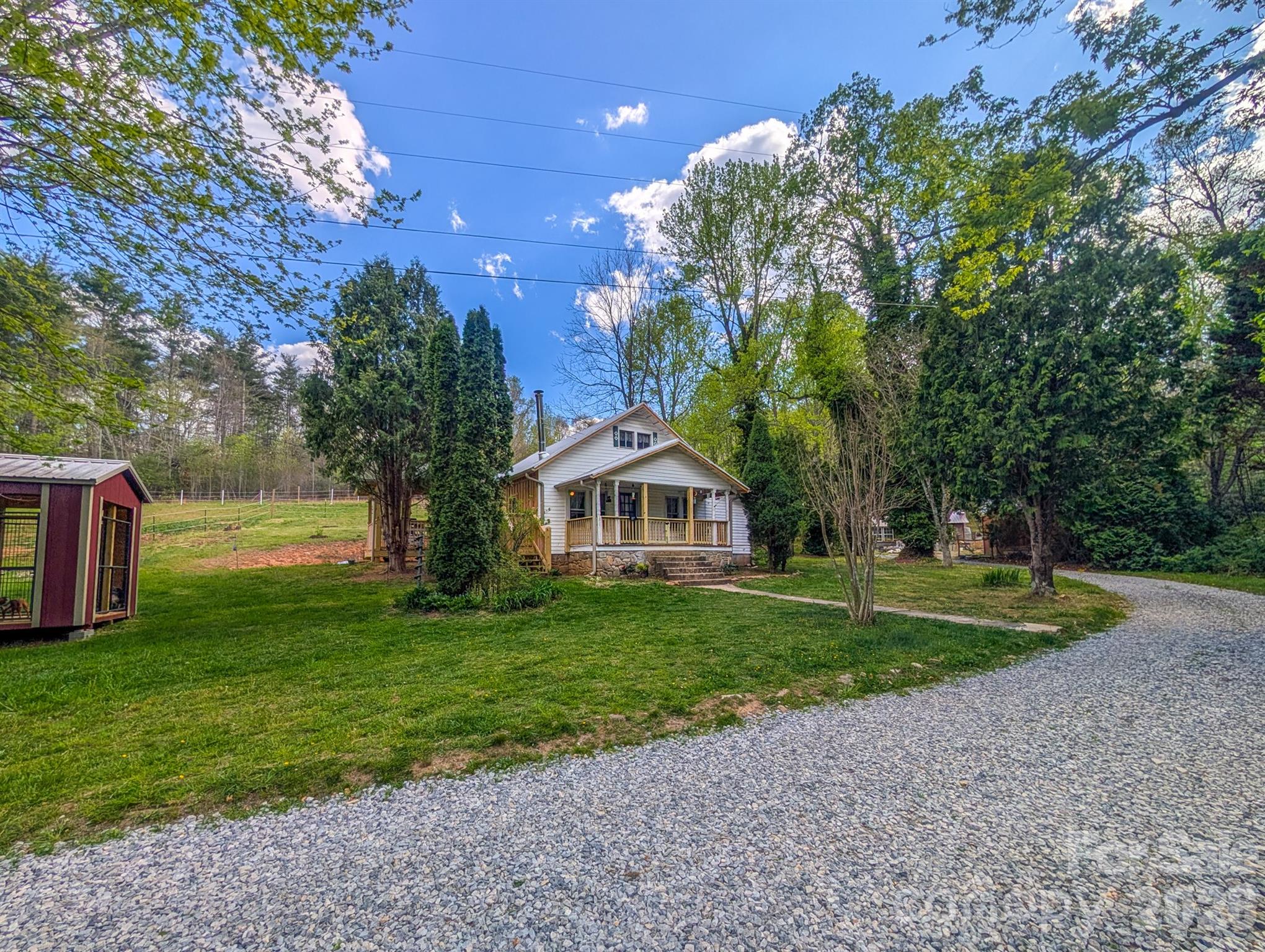 87 Henderson Lane — Burnsville
