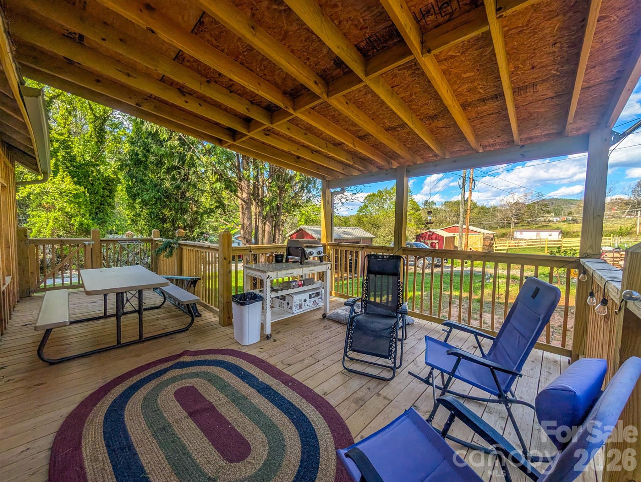 87 Henderson Lane — Burnsville
