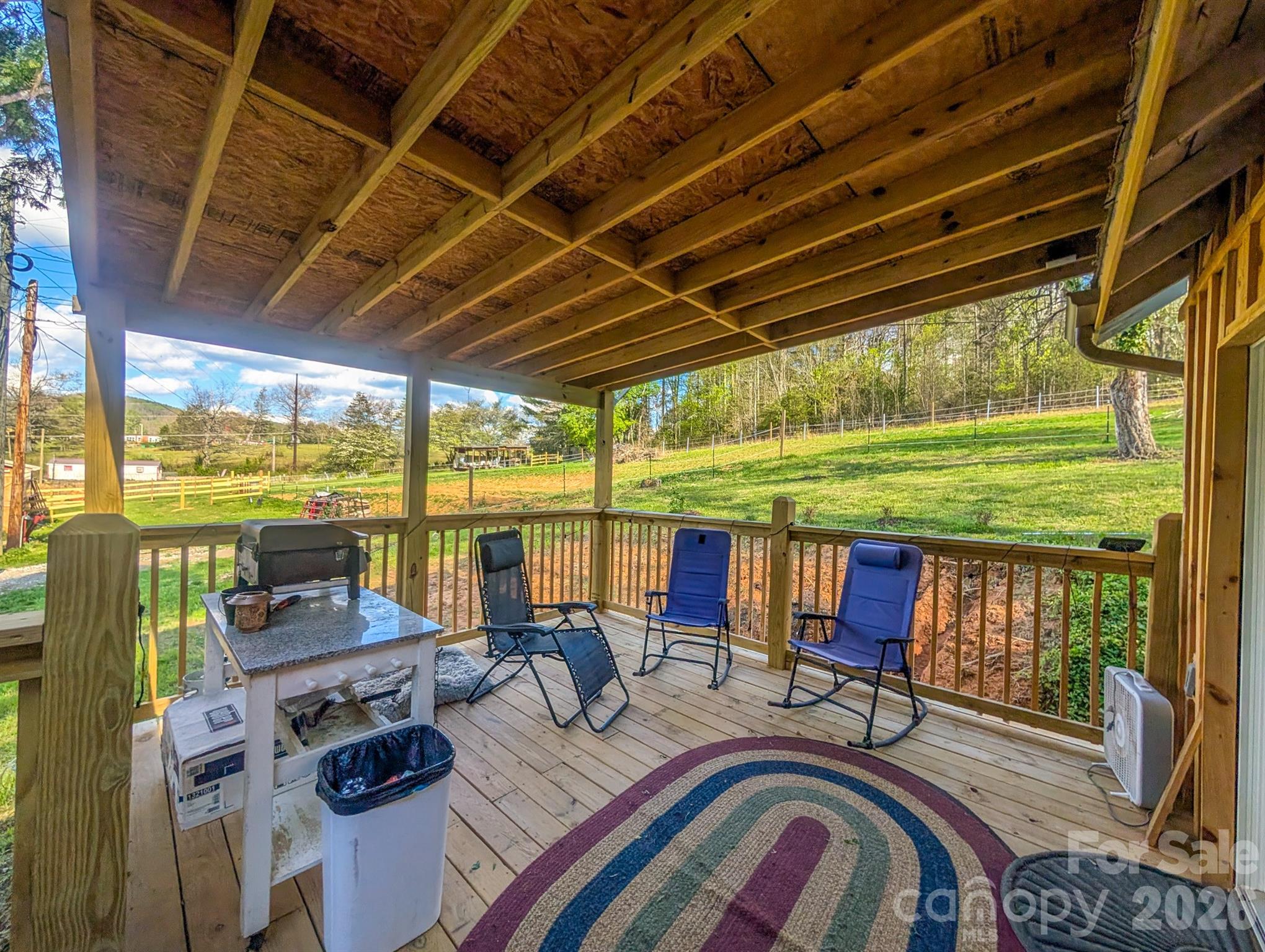 87 Henderson Lane — Burnsville