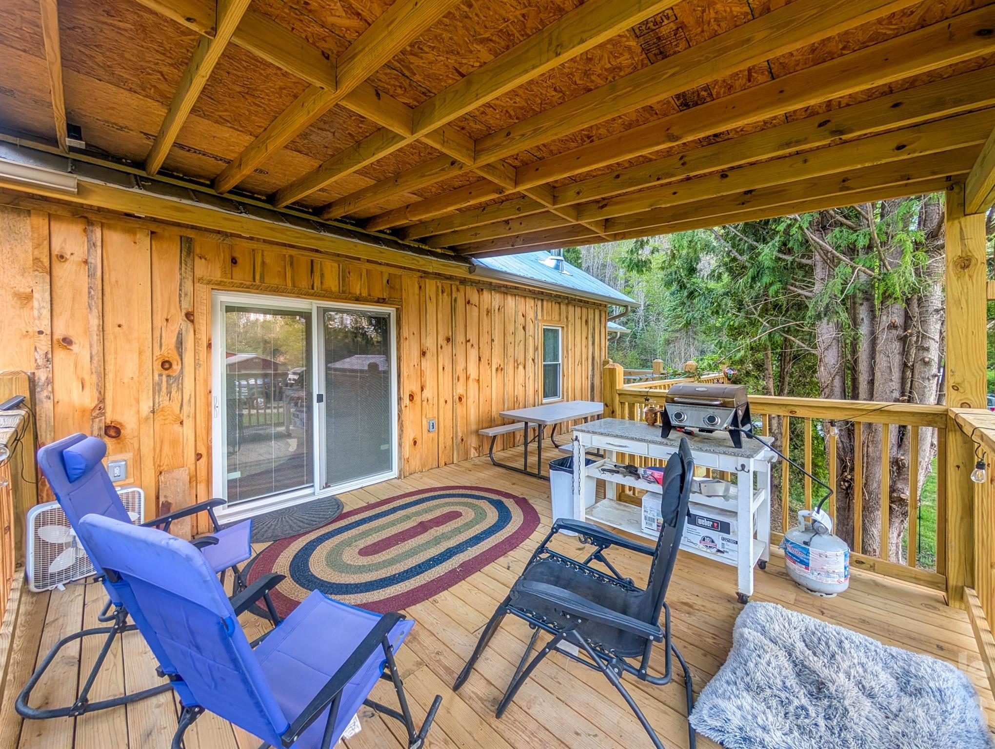 87 Henderson Lane — Burnsville