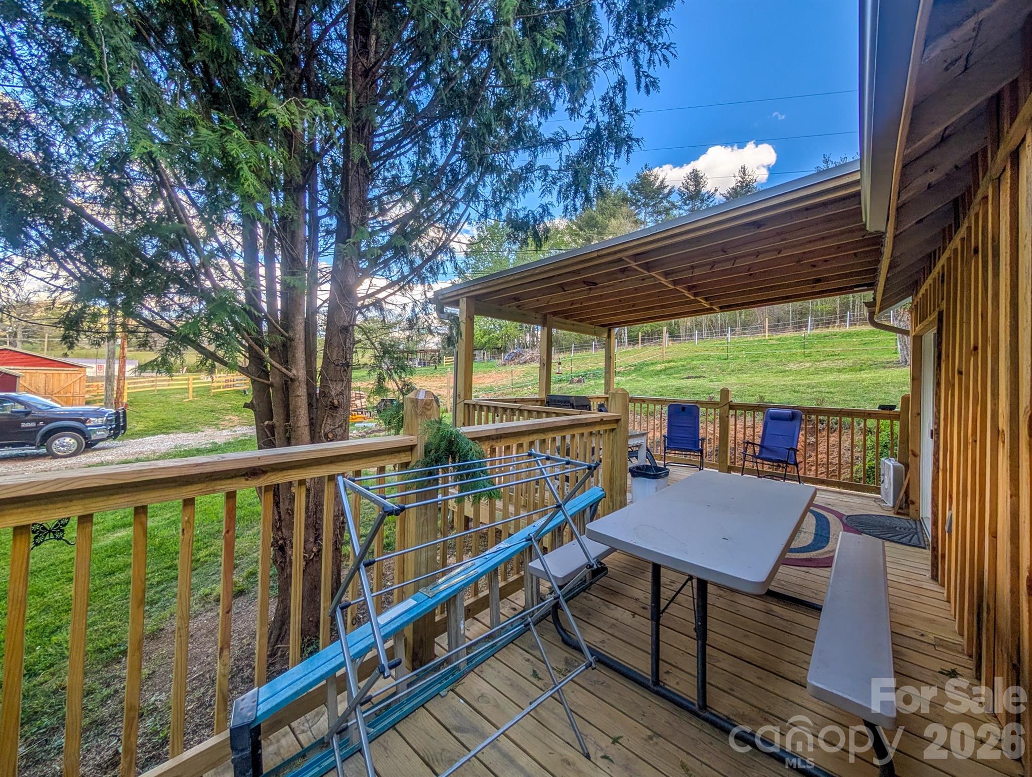 87 Henderson Lane — Burnsville