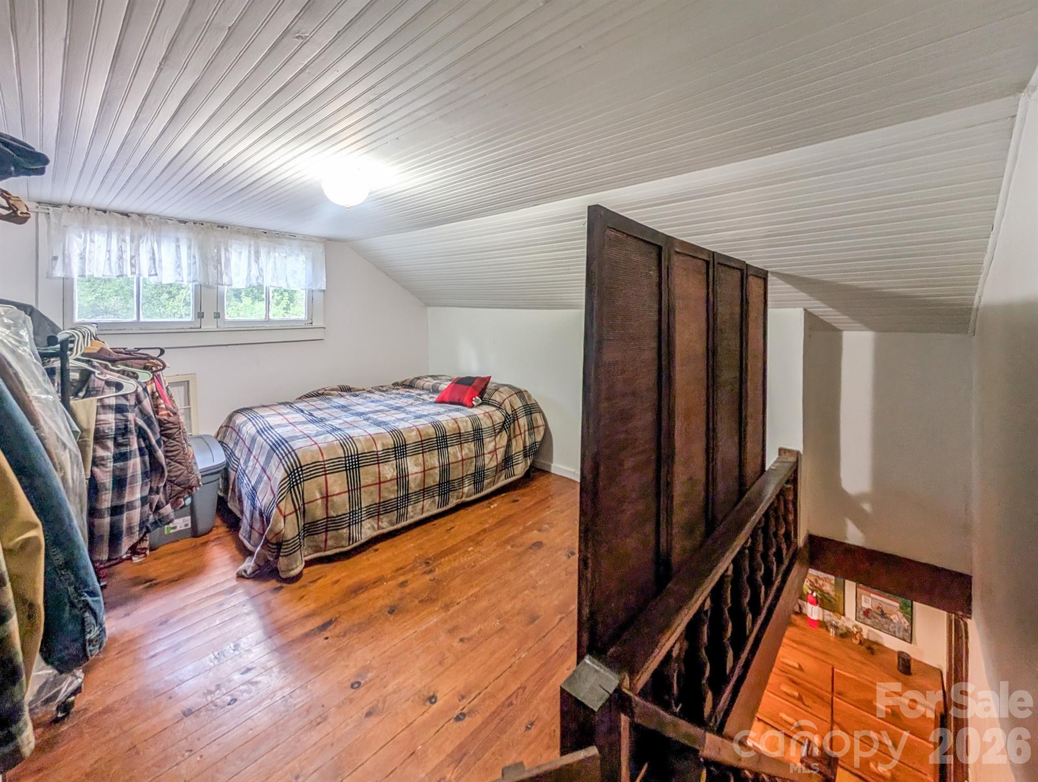 87 Henderson Lane — Burnsville