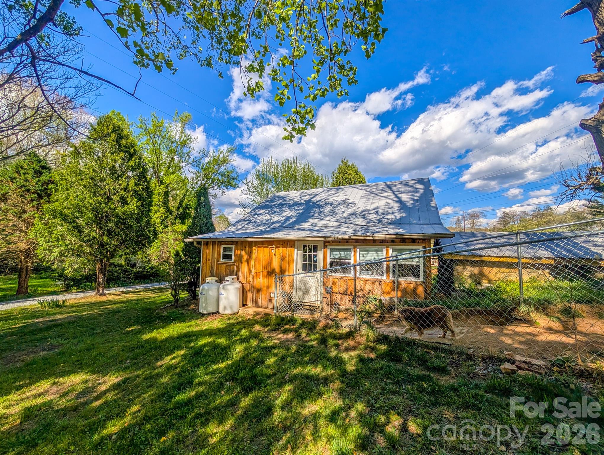87 Henderson Lane — Burnsville