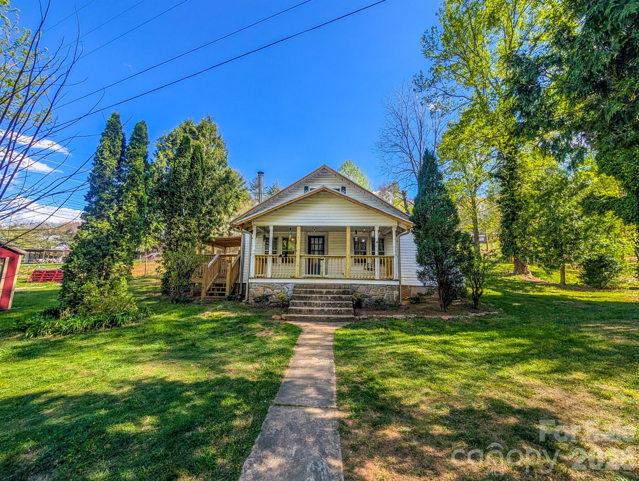 87 Henderson Lane — Burnsville