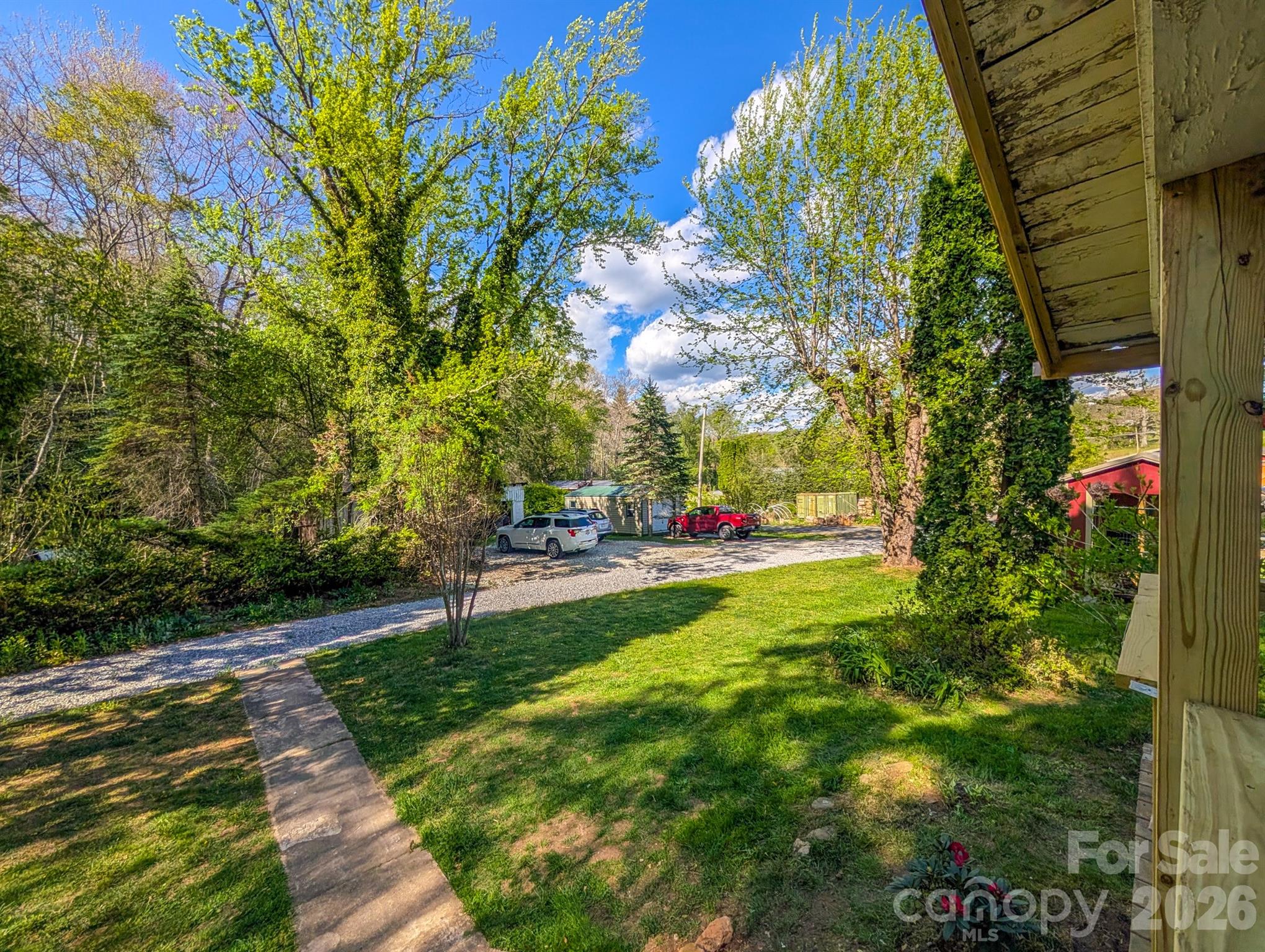 87 Henderson Lane — Burnsville
