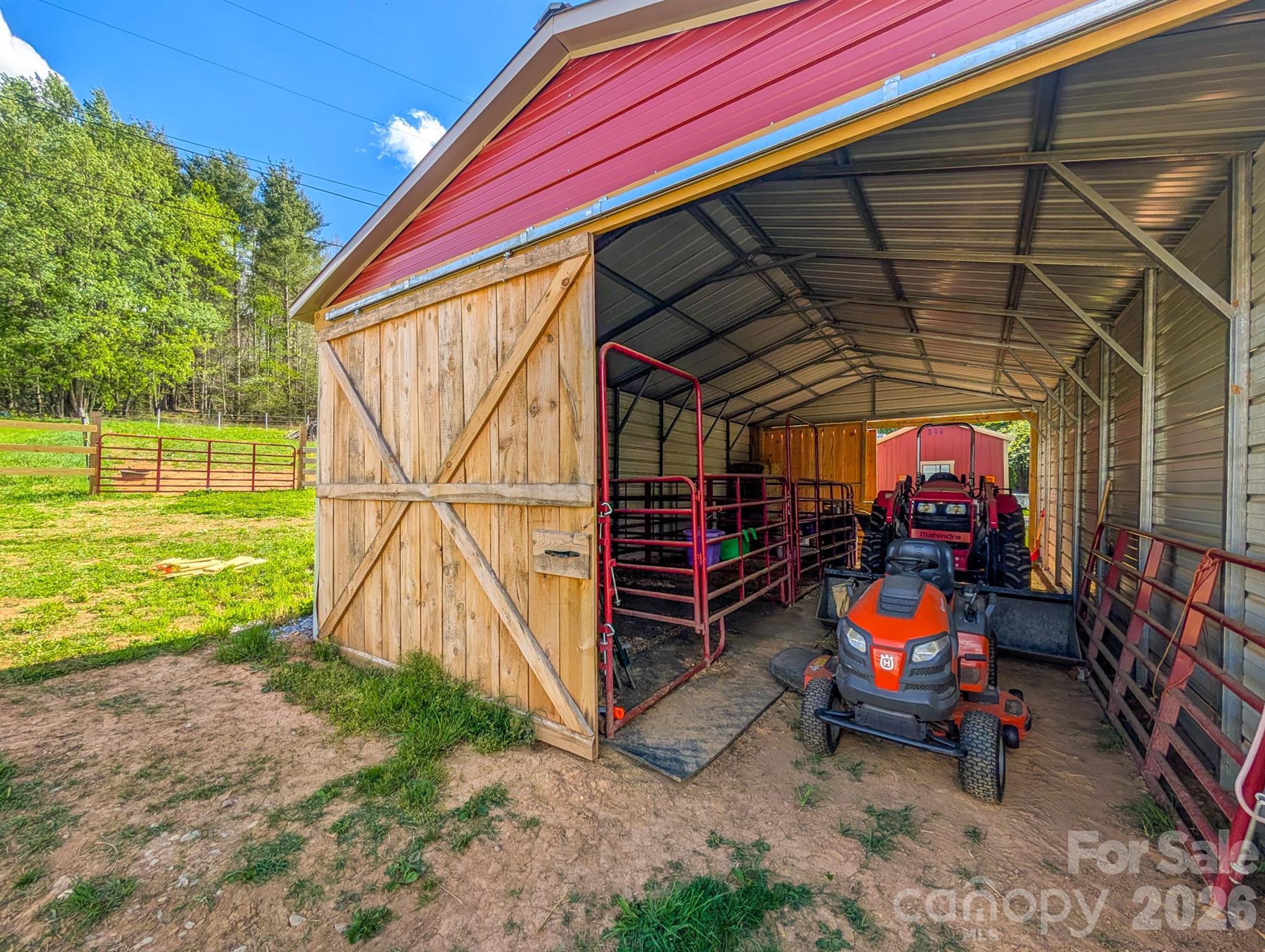 87 Henderson Lane — Burnsville