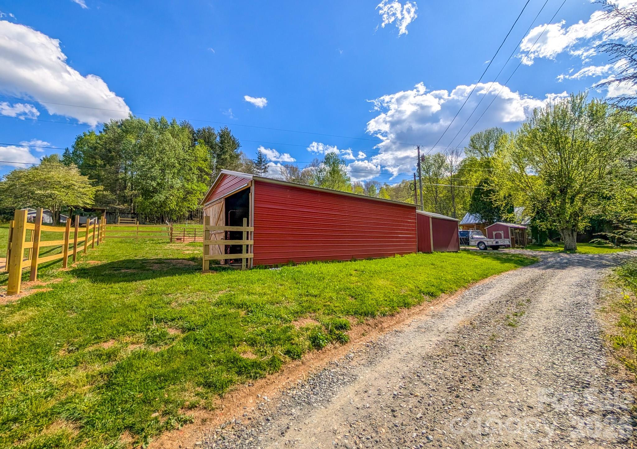 87 Henderson Lane — Burnsville