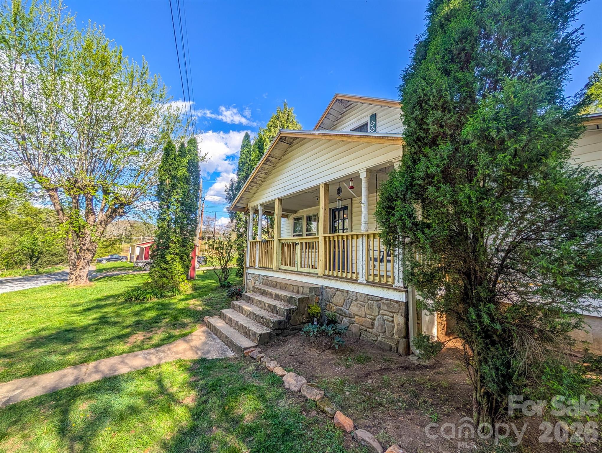 87 Henderson Lane — Burnsville