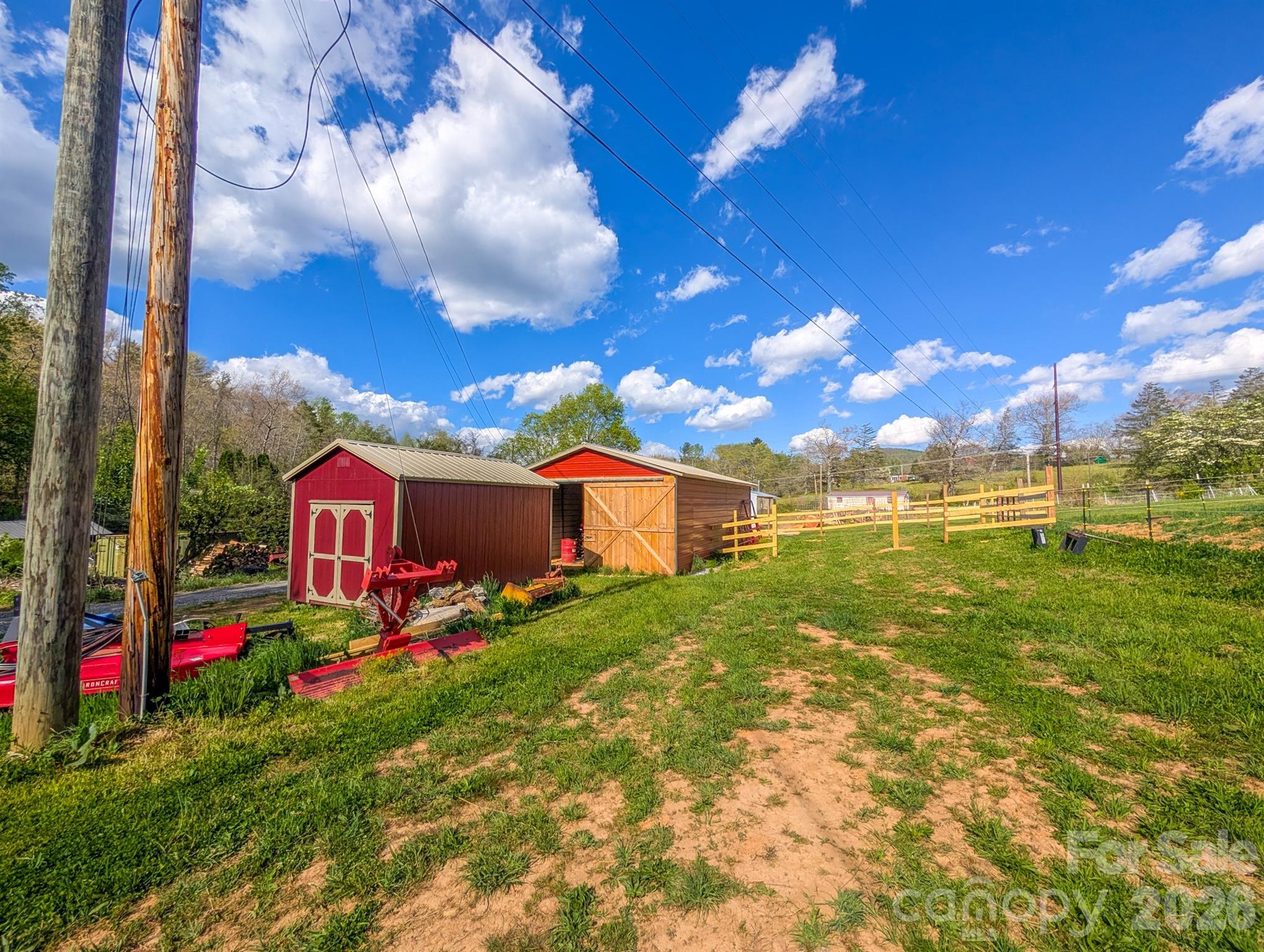 87 Henderson Lane — Burnsville