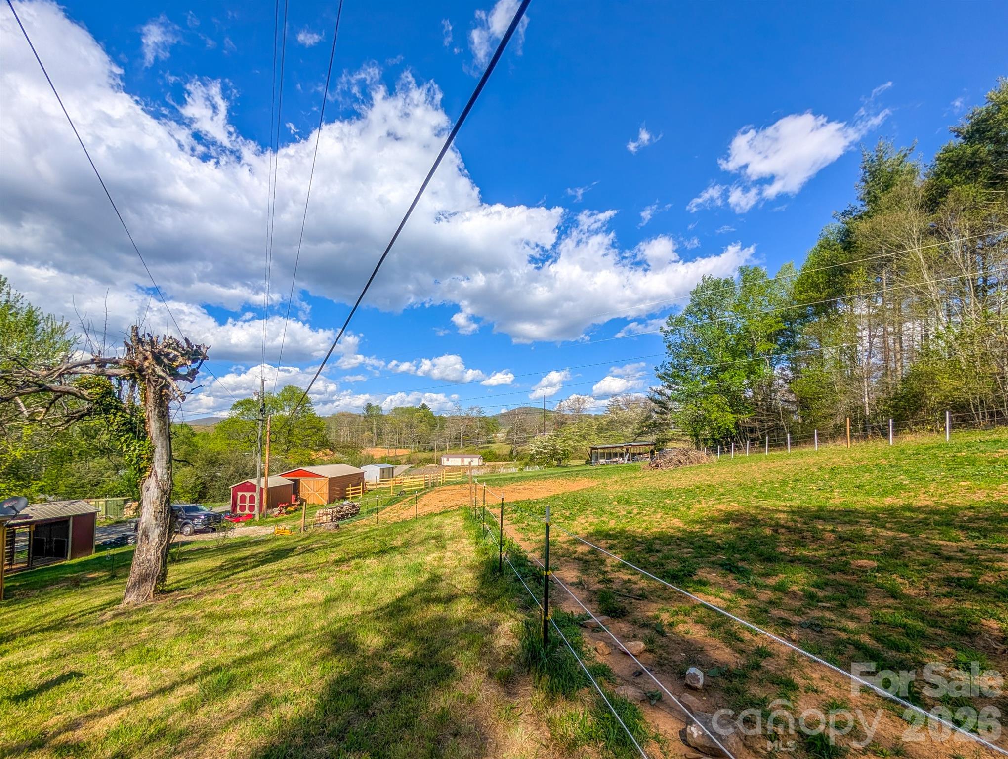 87 Henderson Lane — Burnsville