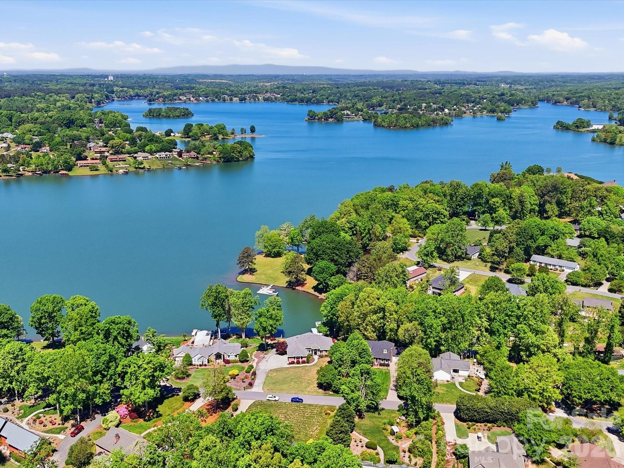 154 Quail Hollow Drive — Kings Mountain