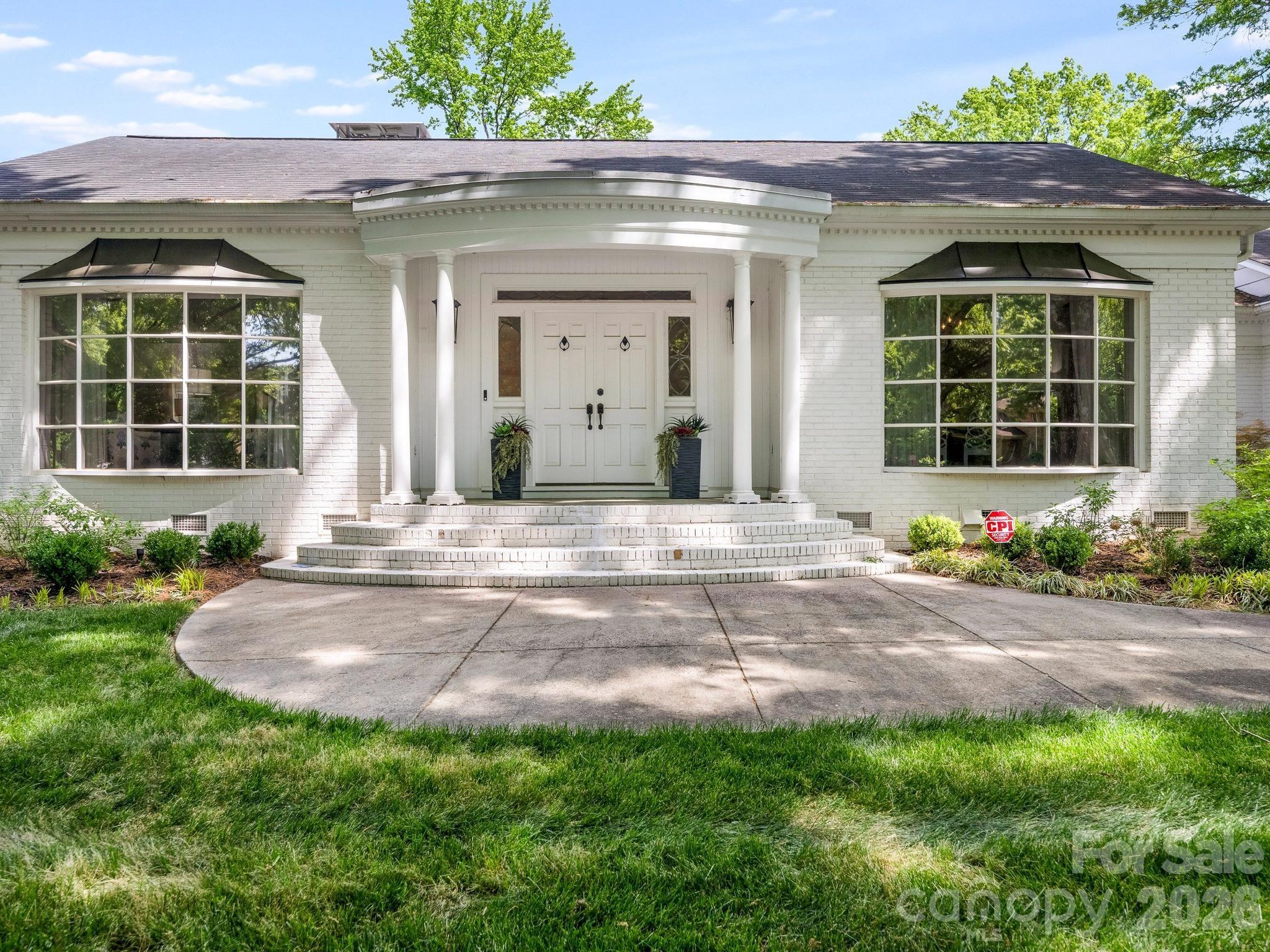 2738 Beverwyck Road — Charlotte
