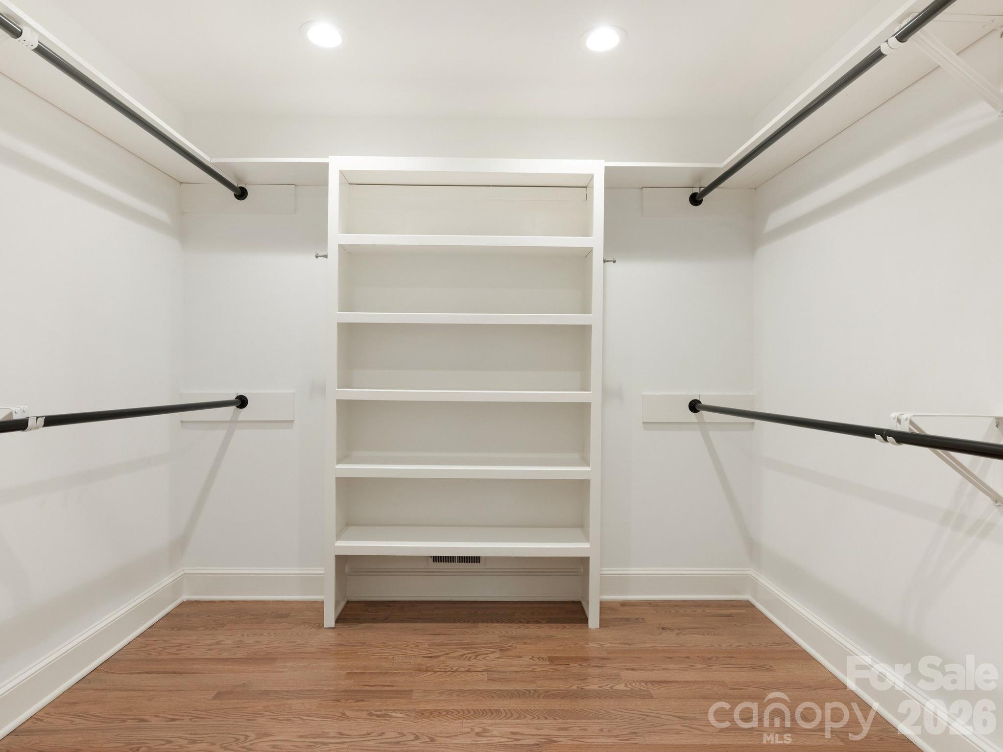 2738 Beverwyck Road — Charlotte