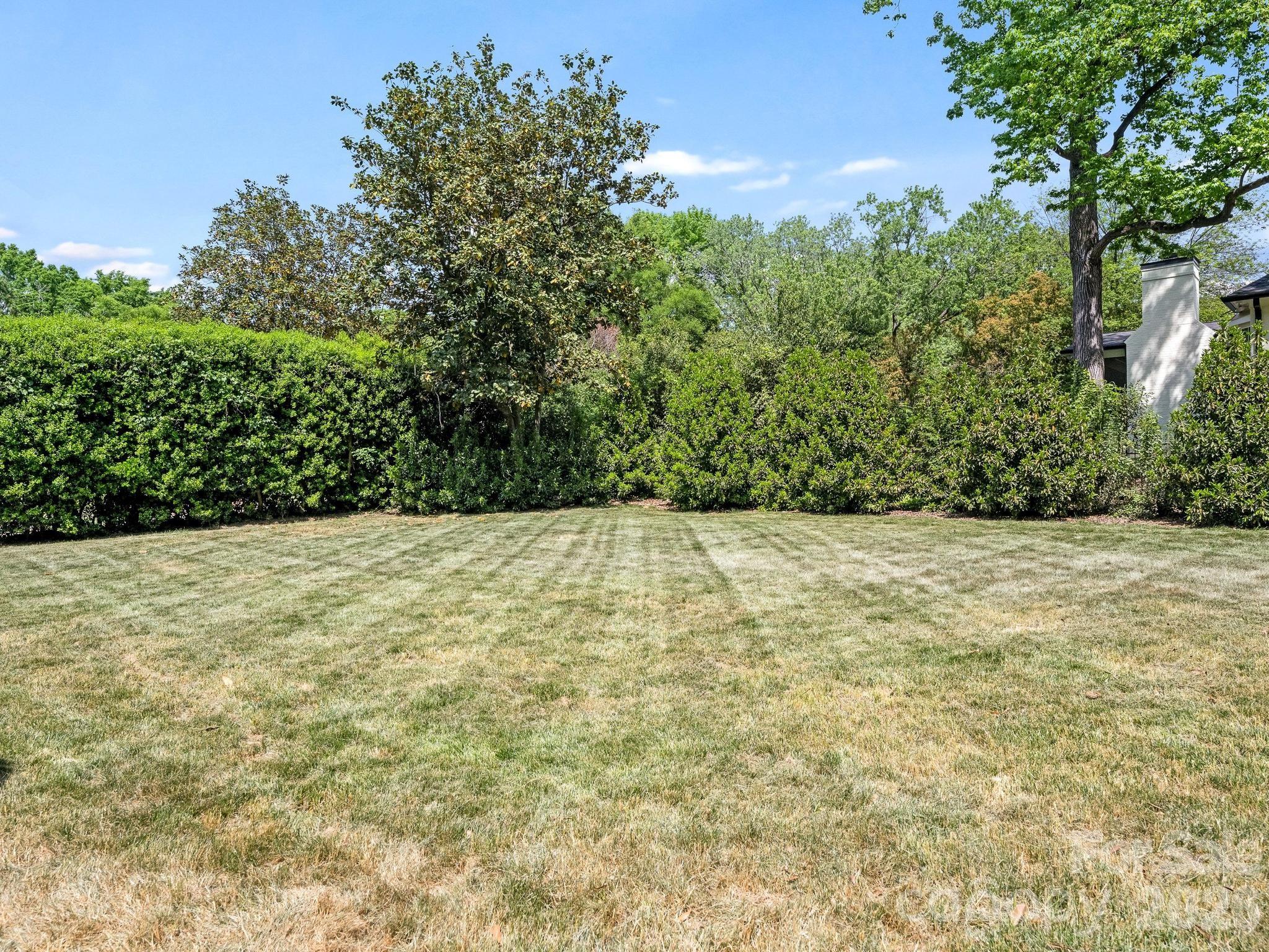 2738 Beverwyck Road — Charlotte