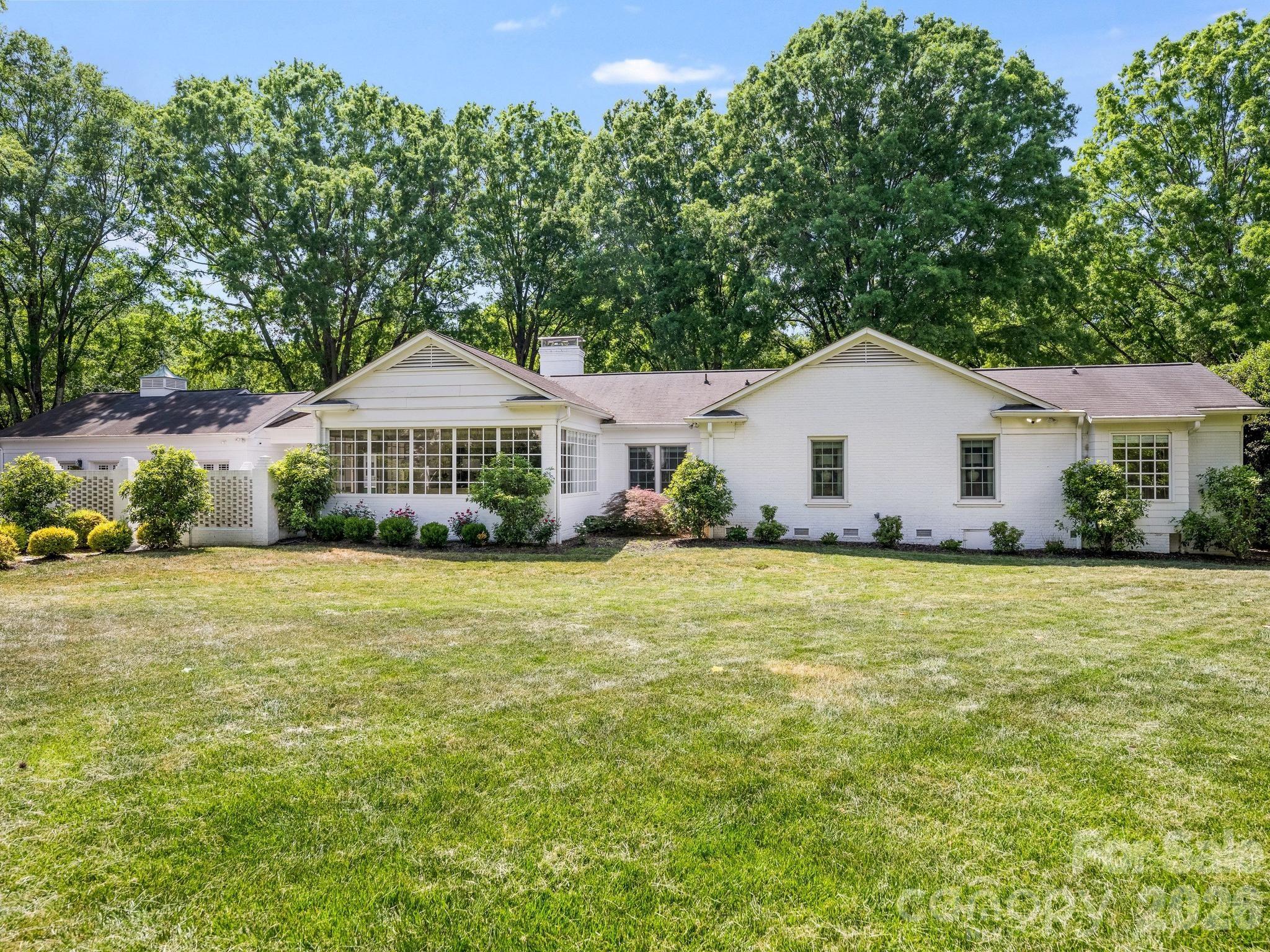 2738 Beverwyck Road — Charlotte