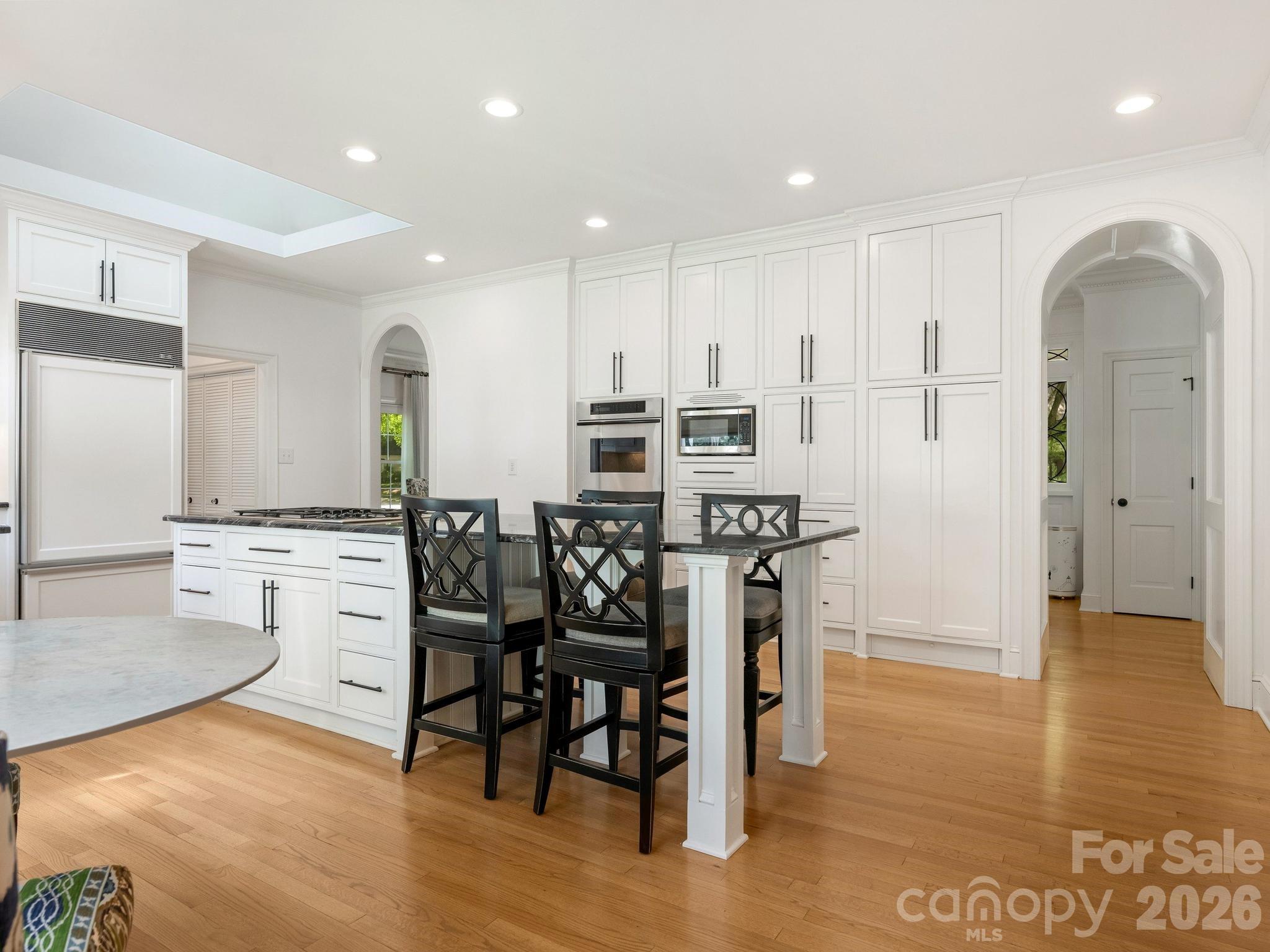 2738 Beverwyck Road — Charlotte