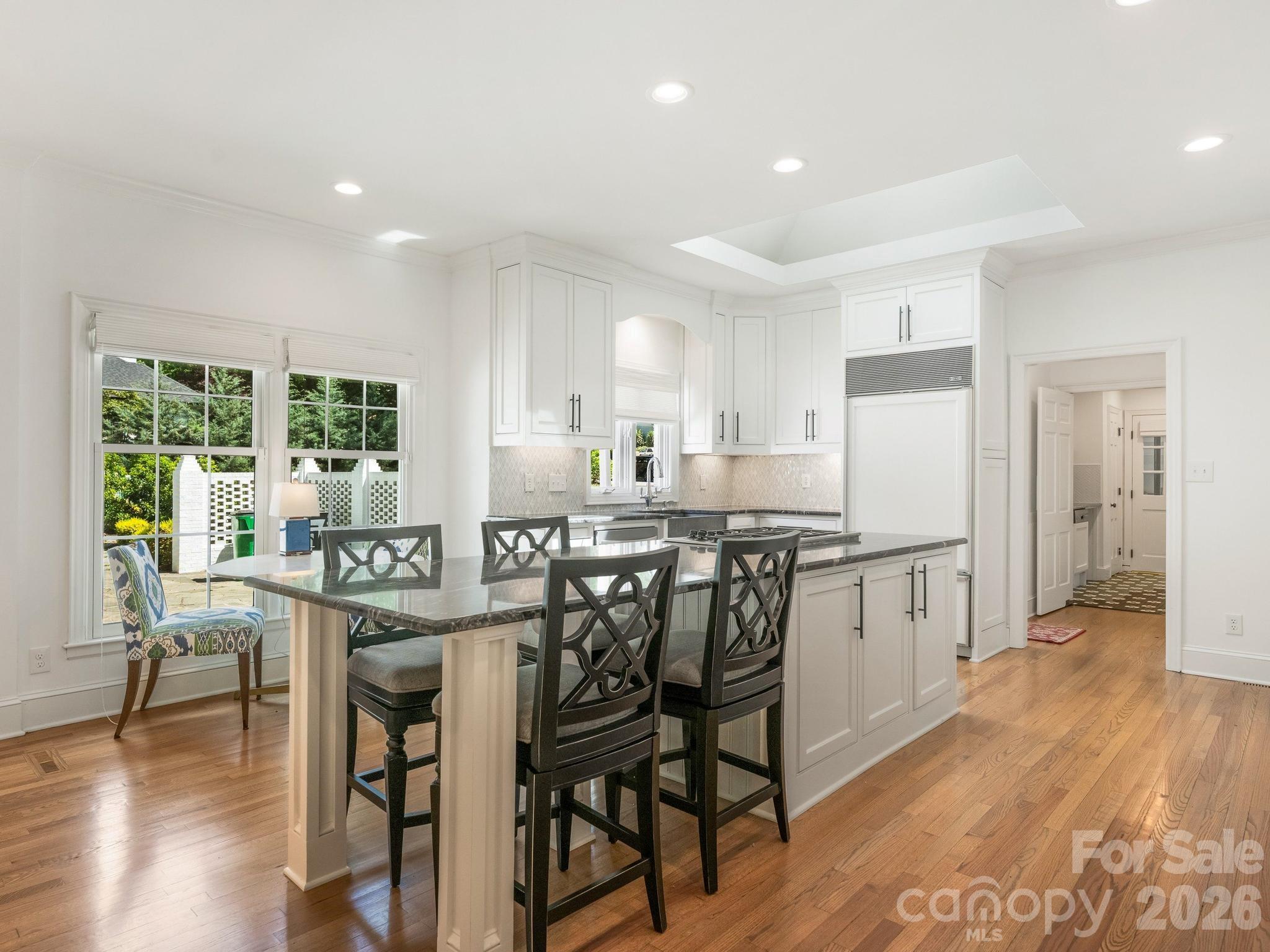 2738 Beverwyck Road — Charlotte