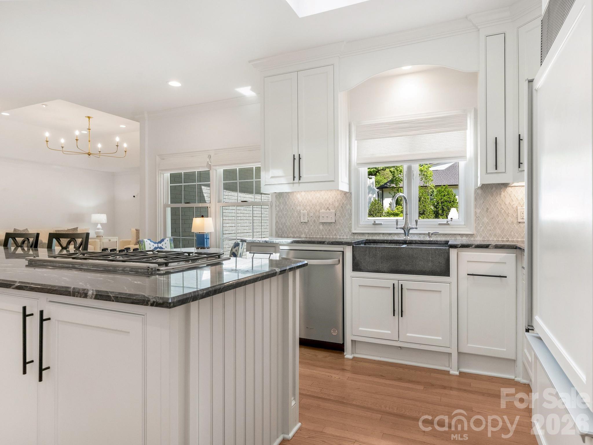 2738 Beverwyck Road — Charlotte