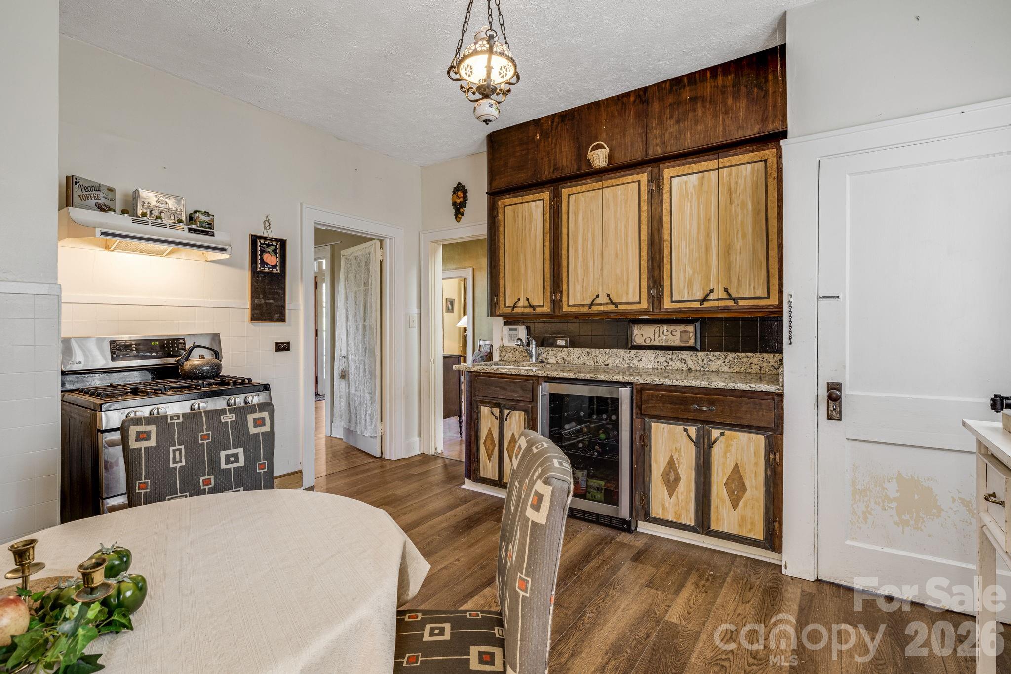 29 Walnut Street — Hot Springs
