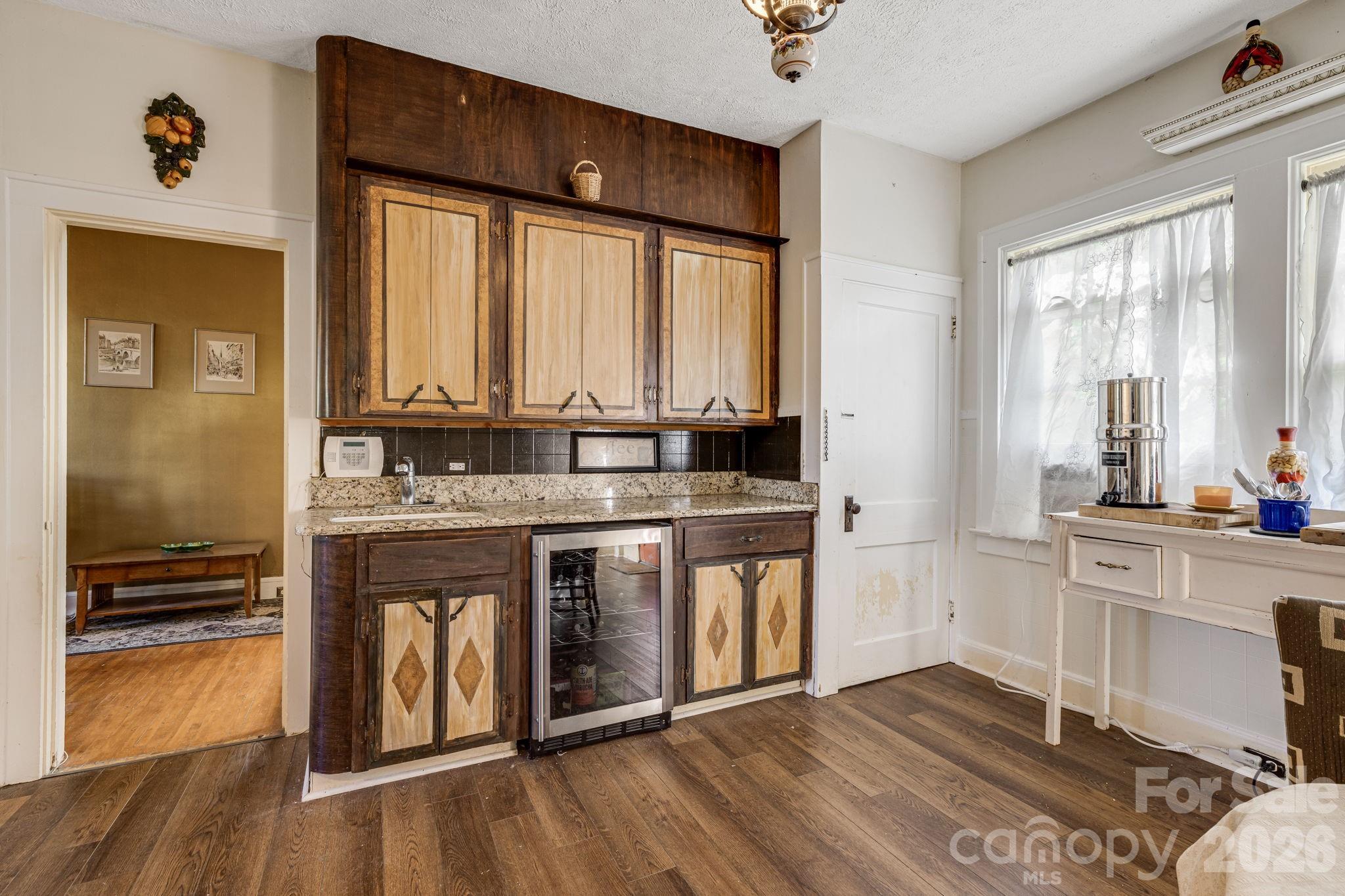 29 Walnut Street — Hot Springs