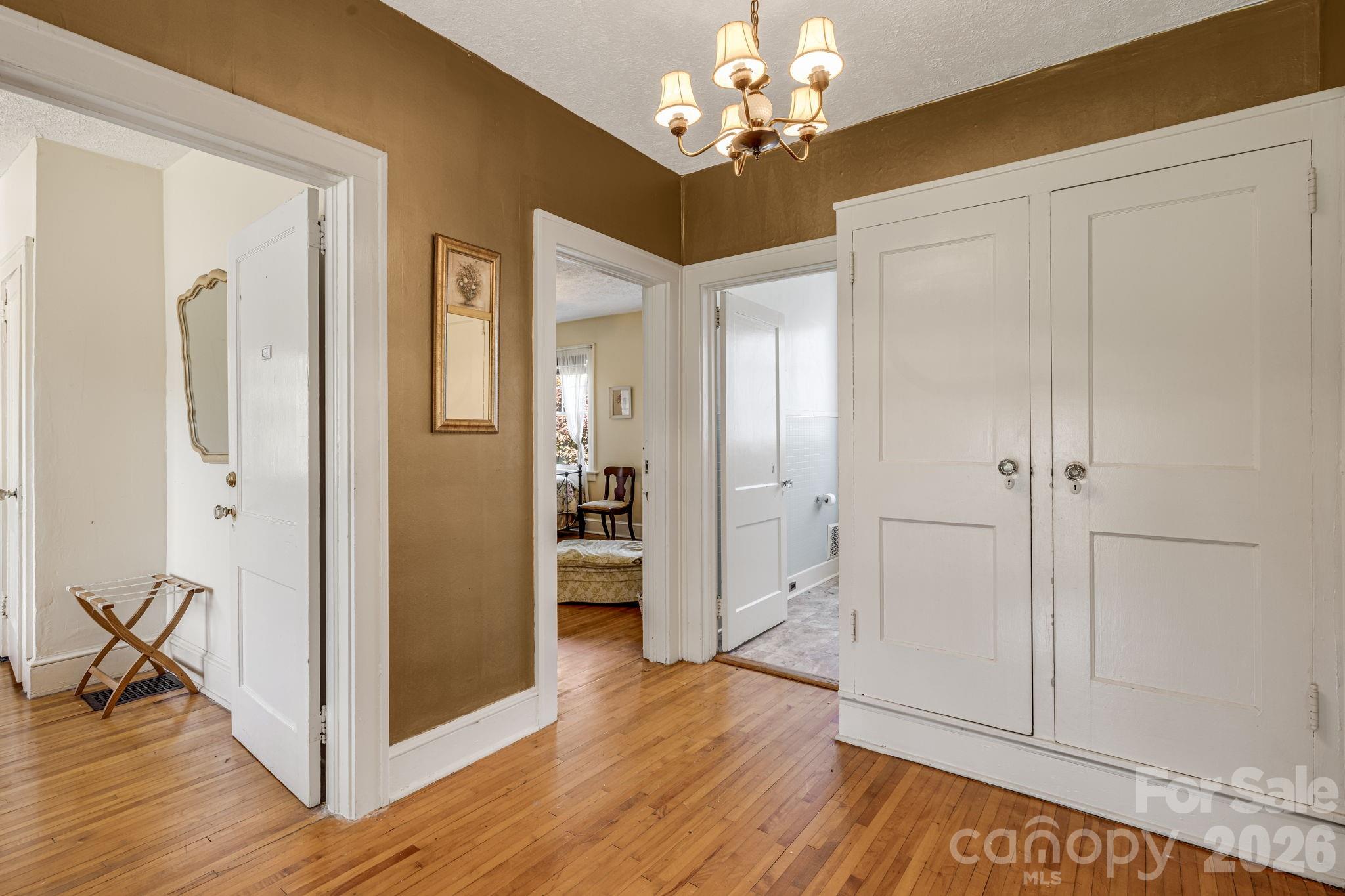 29 Walnut Street — Hot Springs