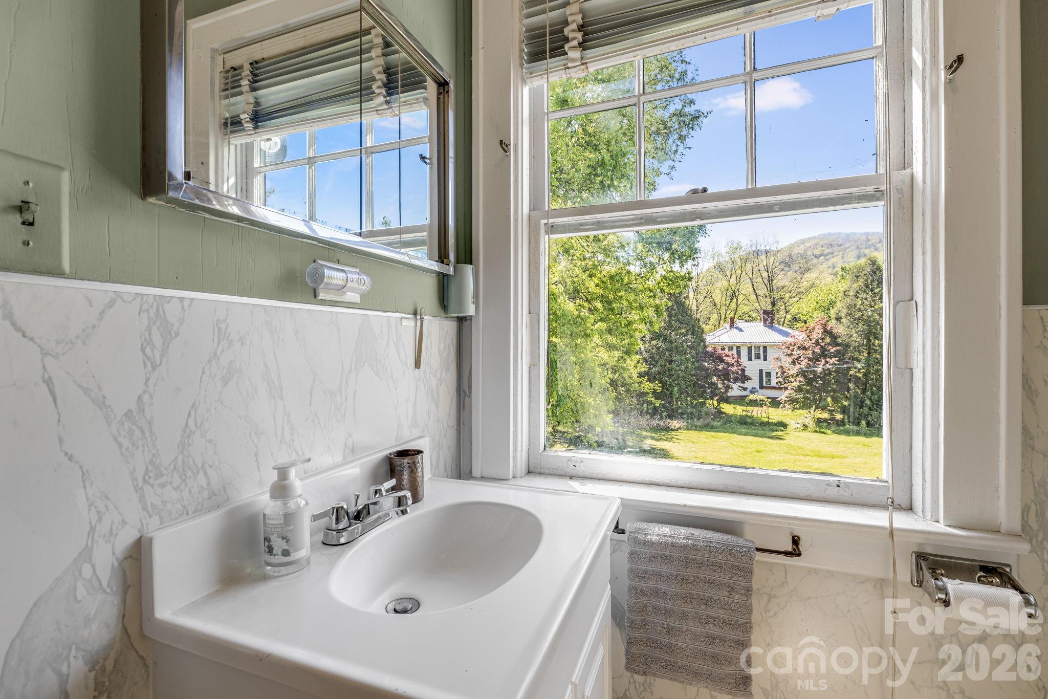 29 Walnut Street — Hot Springs