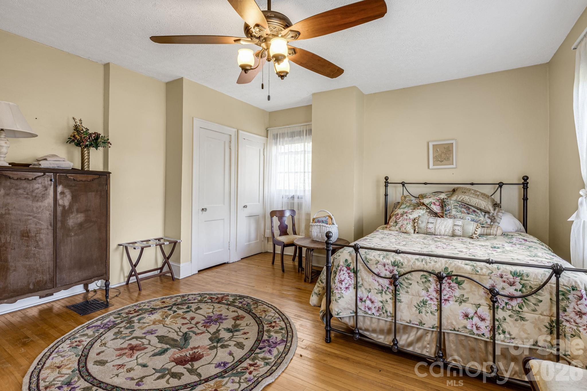 29 Walnut Street — Hot Springs