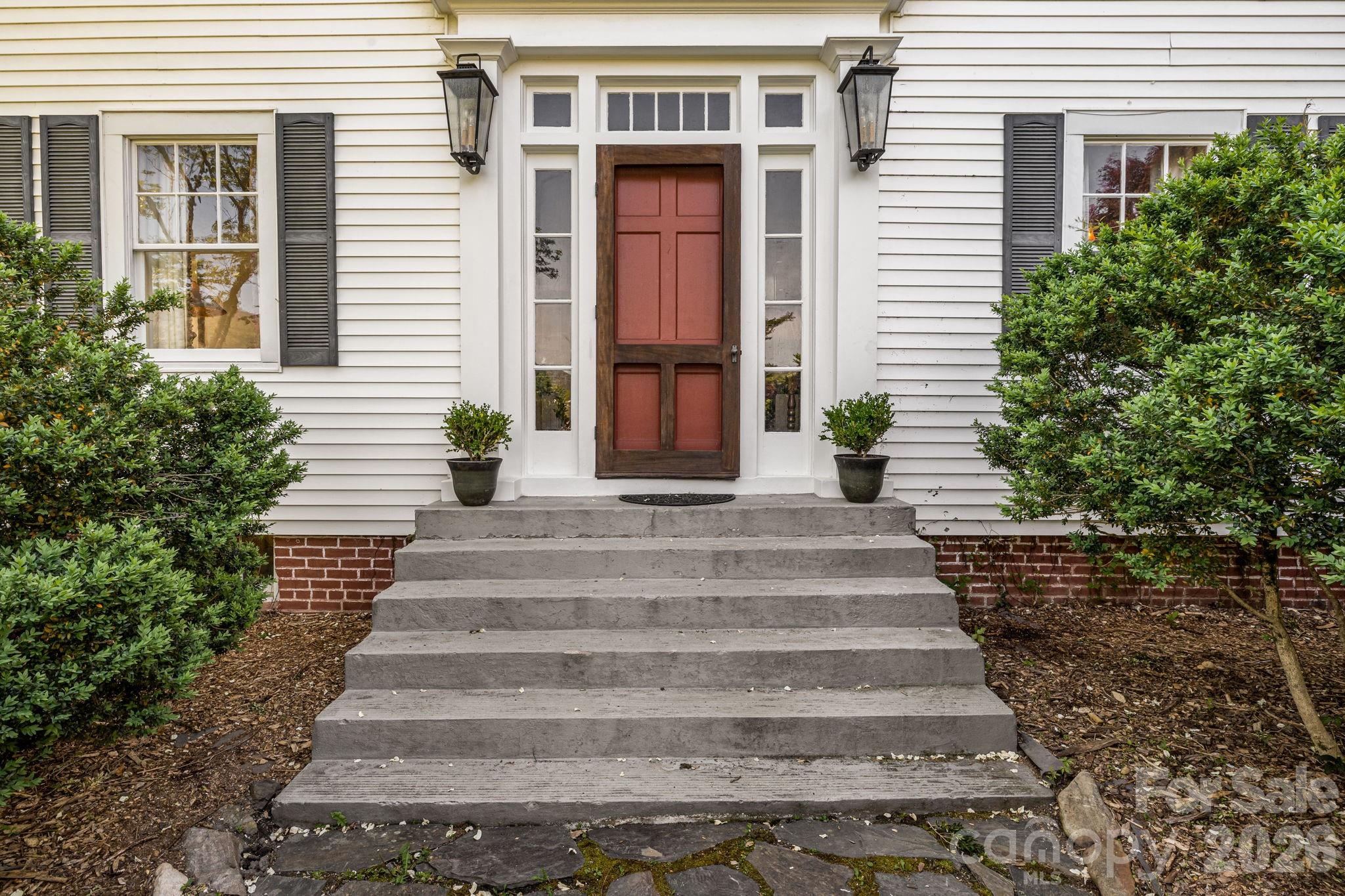 29 Walnut Street — Hot Springs