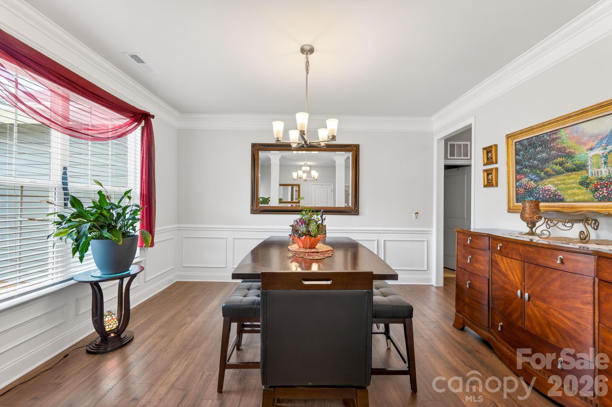 207 Vanderbilt Boulevard — Locust