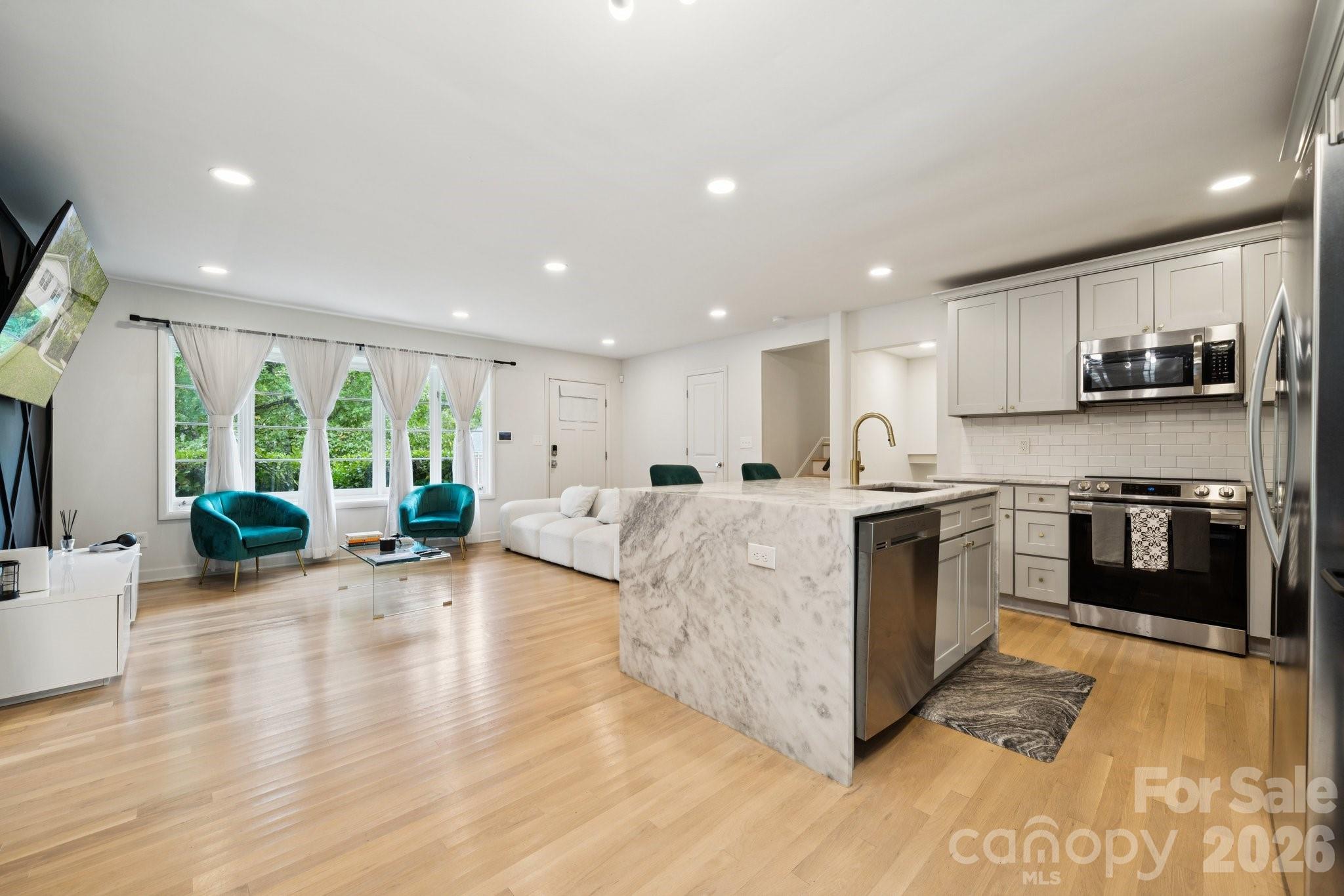 1530 Barberry Court — Charlotte