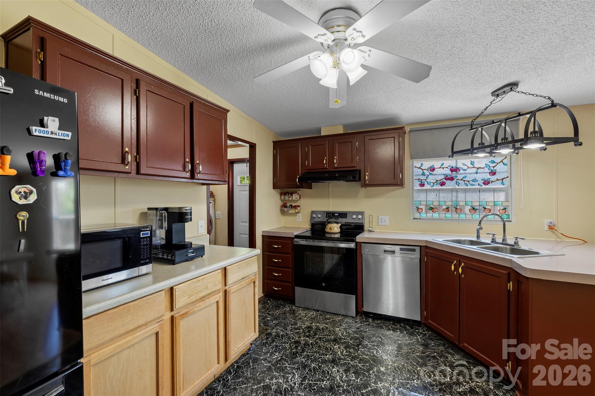 2095 Wildwood Drive — Hickory