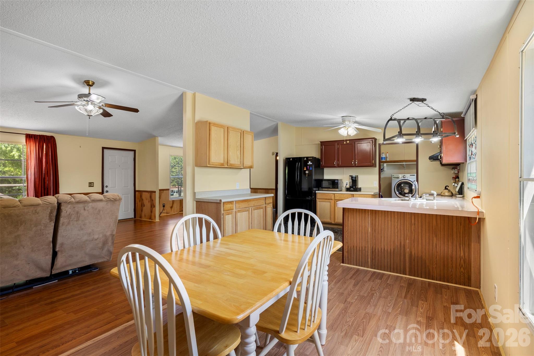 2095 Wildwood Drive — Hickory