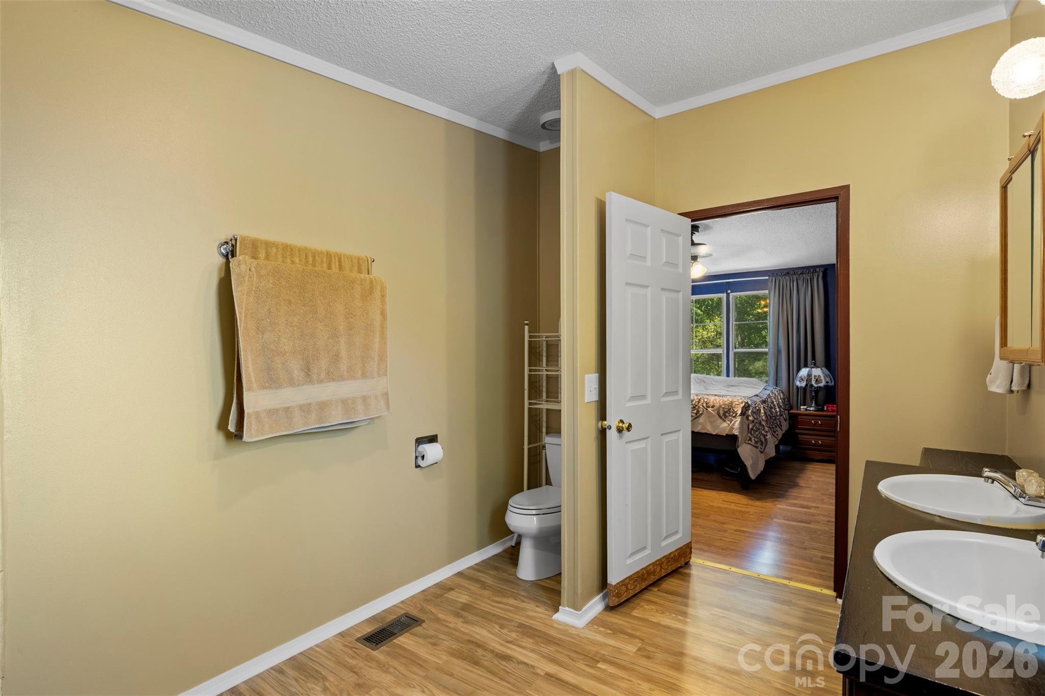 2095 Wildwood Drive — Hickory