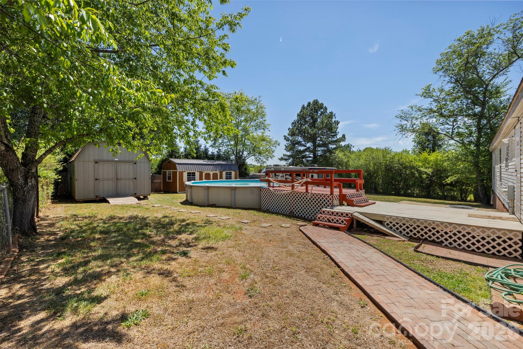 2095 Wildwood Drive — Hickory
