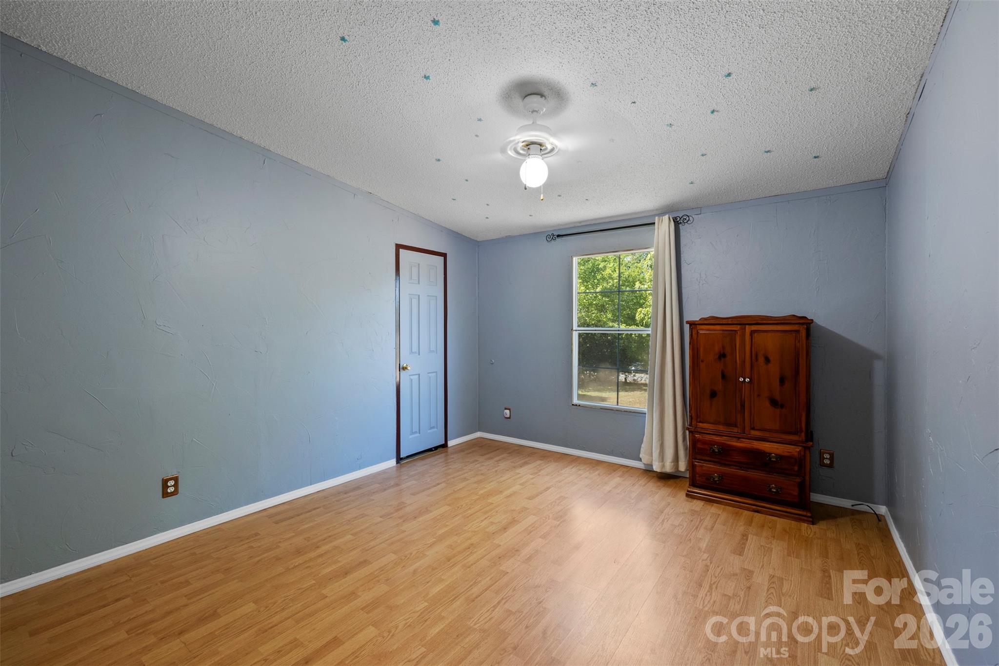2095 Wildwood Drive — Hickory