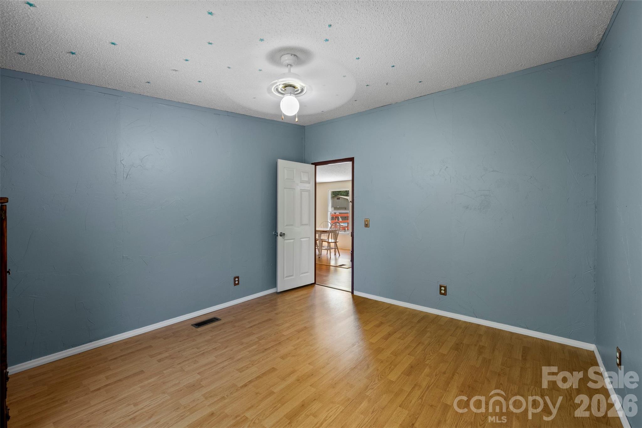 2095 Wildwood Drive — Hickory