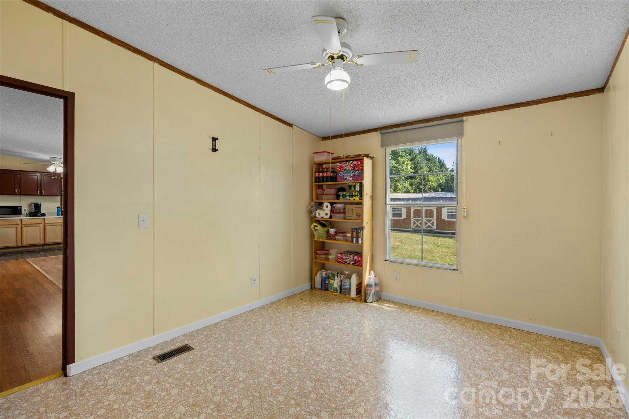 2095 Wildwood Drive — Hickory