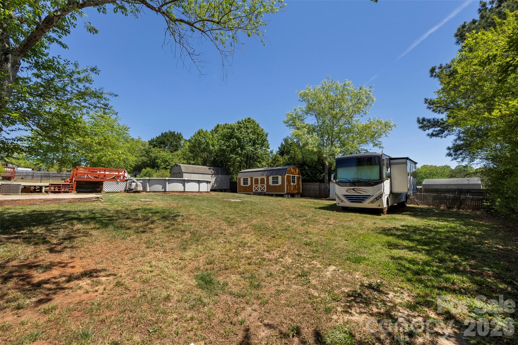 2095 Wildwood Drive — Hickory