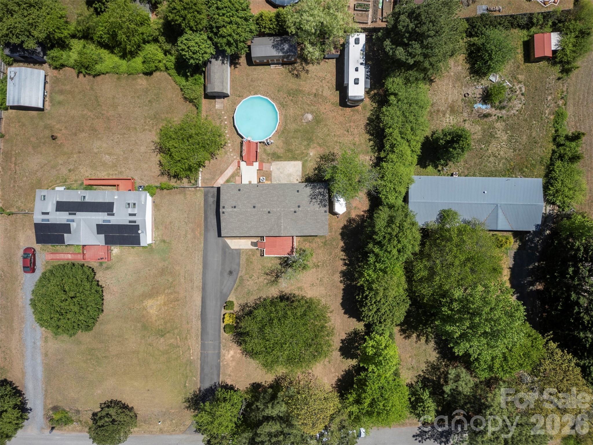 2095 Wildwood Drive — Hickory