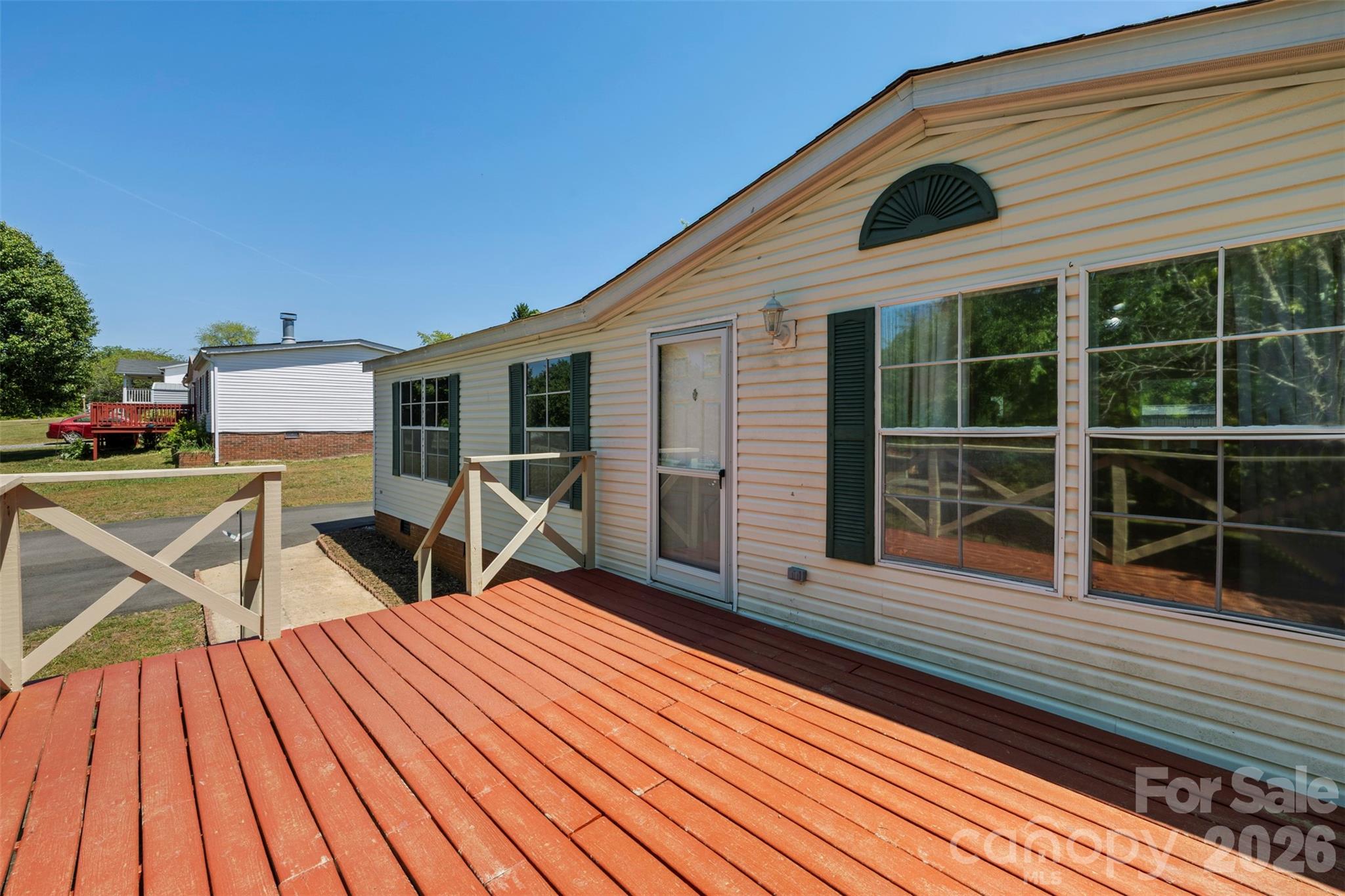2095 Wildwood Drive — Hickory